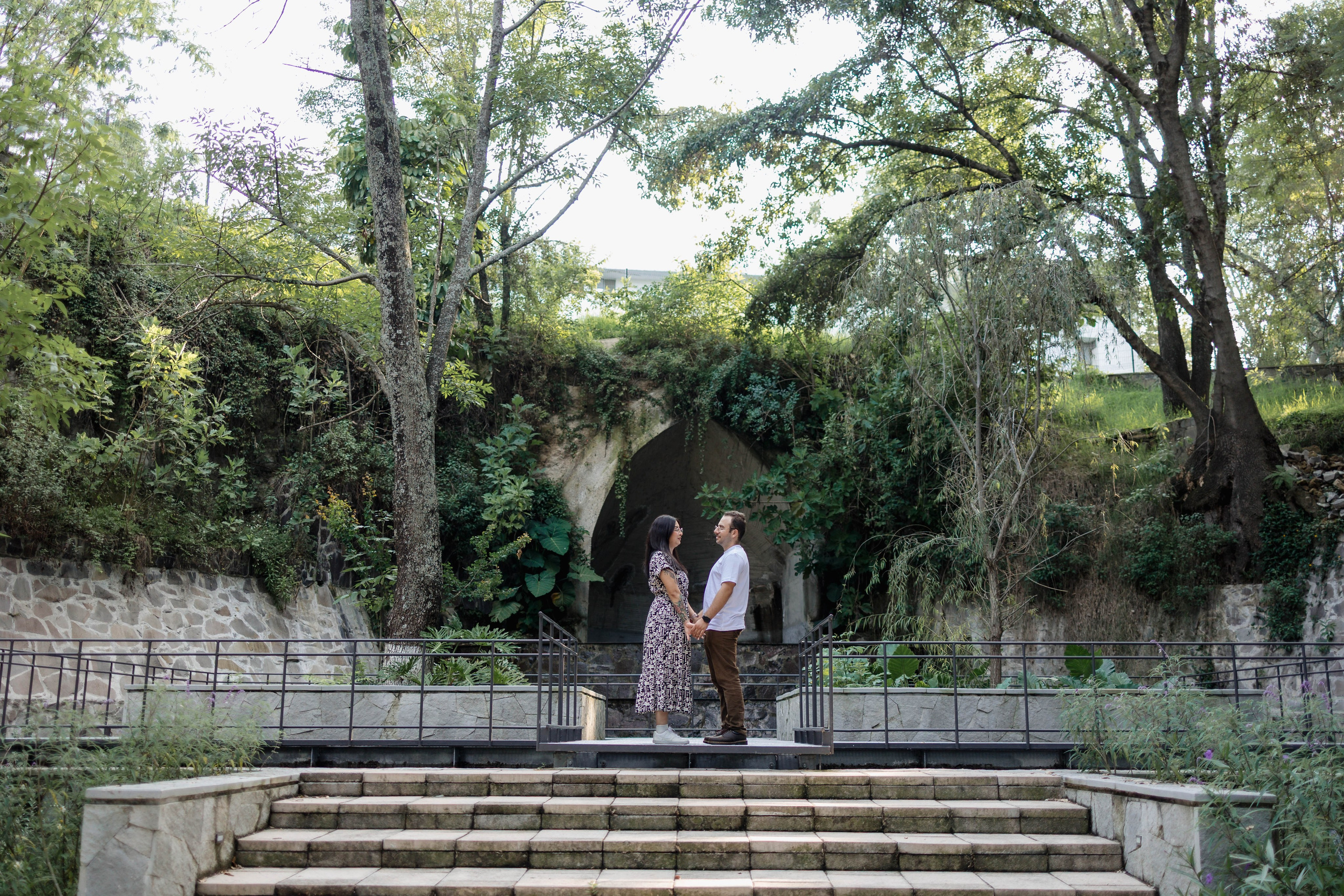 Whispers in the Greenery: Couple Photoshoots in Guadalajara