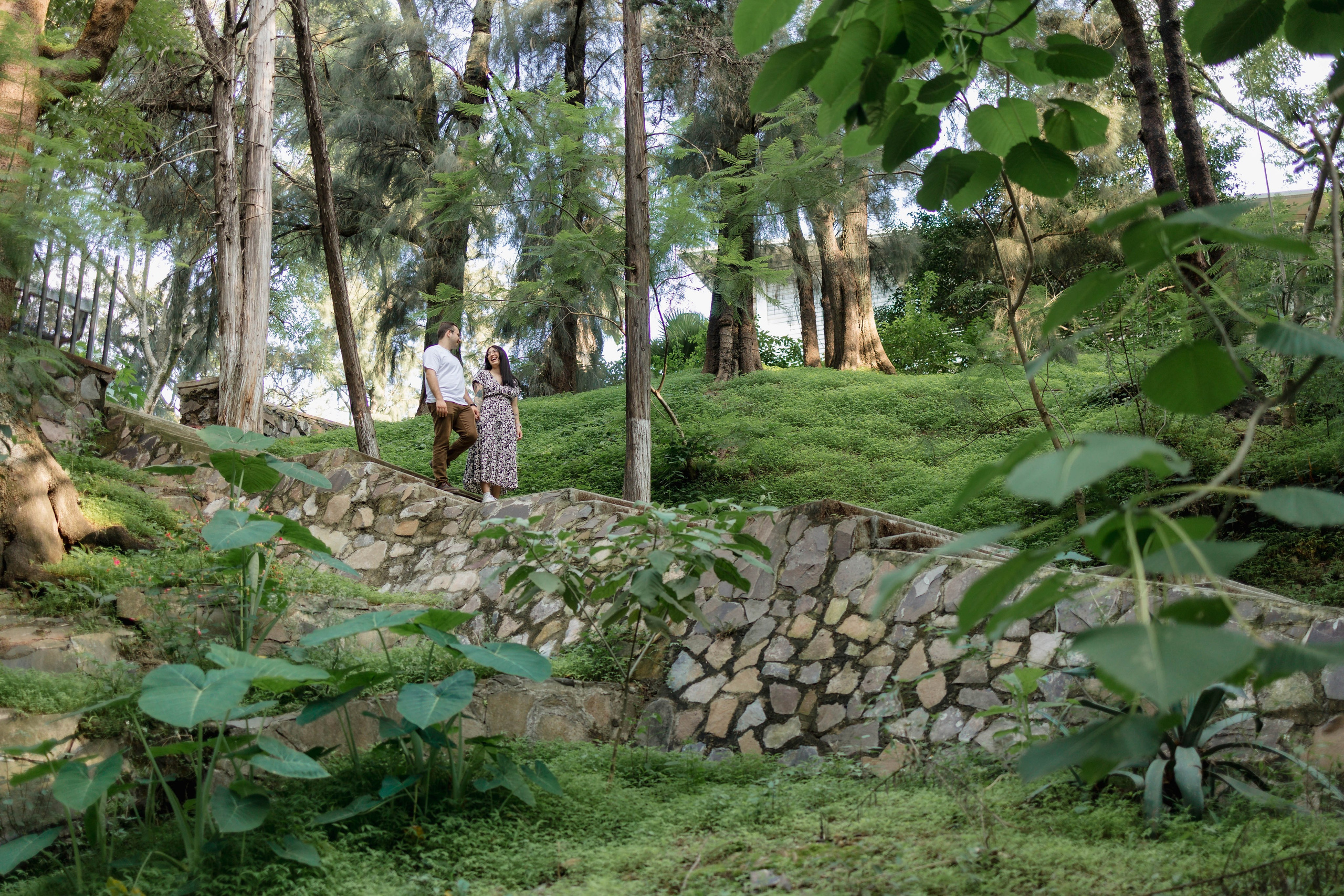 Whispers in the Greenery: Couple Photoshoots in Guadalajara