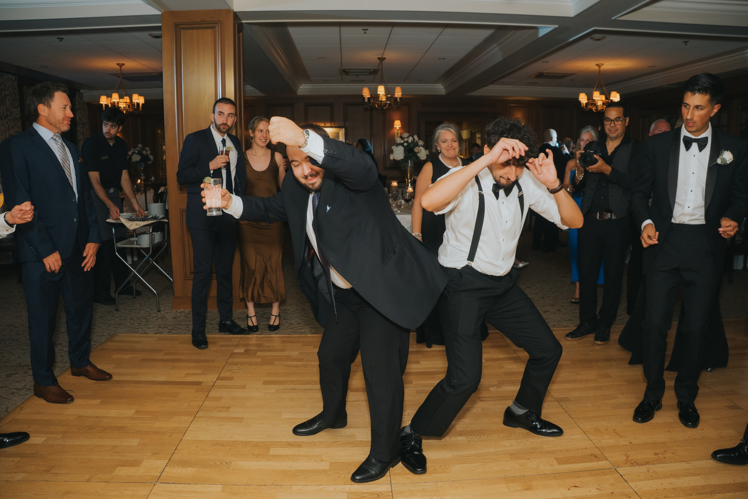 Wedding of Cassandra and Loïc in Beaconsfield, Montreal. Montreal Wedding Photographer — Muriel Oe Photo