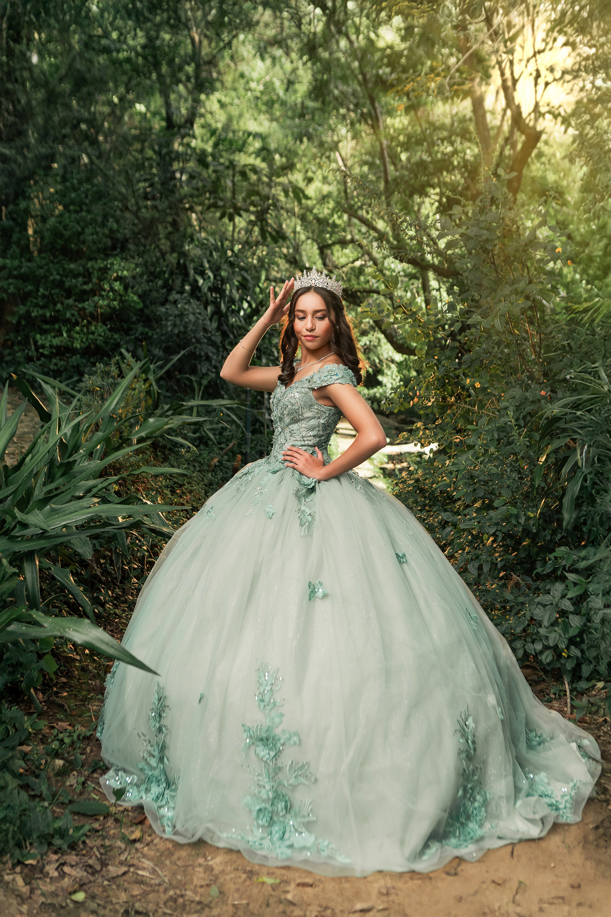 XV LAURA. FOCALMAGIC