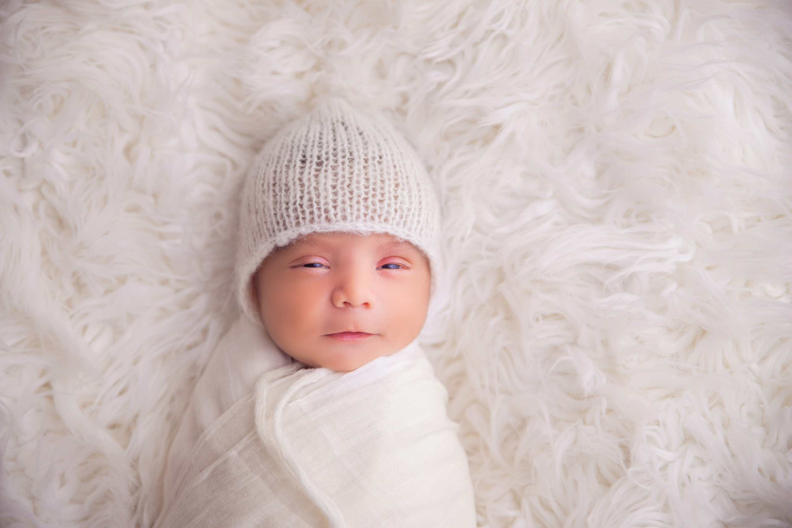 Newborns. Lifestyle and Family Photographer Faryal Saeed