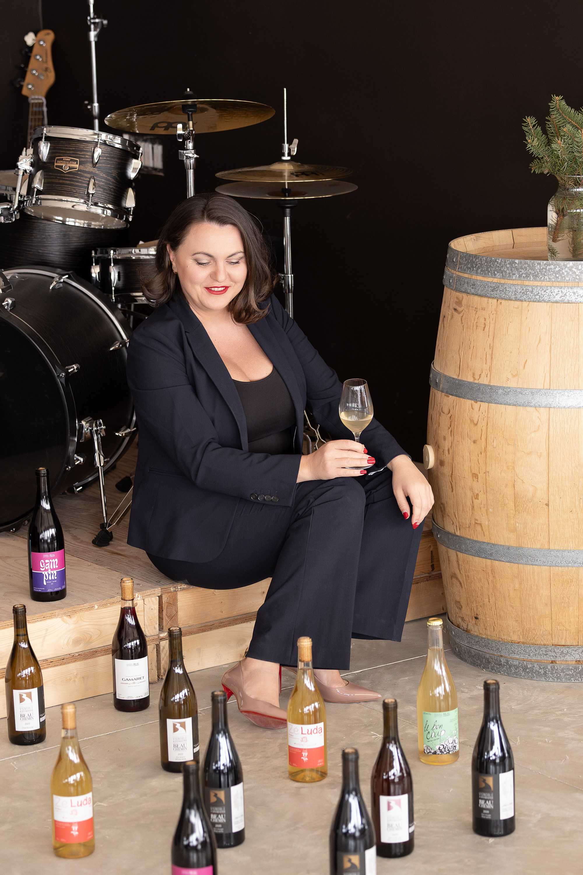 Vignoble et Domaine Beauchemin / Edition January 2025. Je suis photographe portraitiste et je réalise des portraits à toutes les étapes de votre vie! Bienvenue dans mon studio à Westmount, Qc