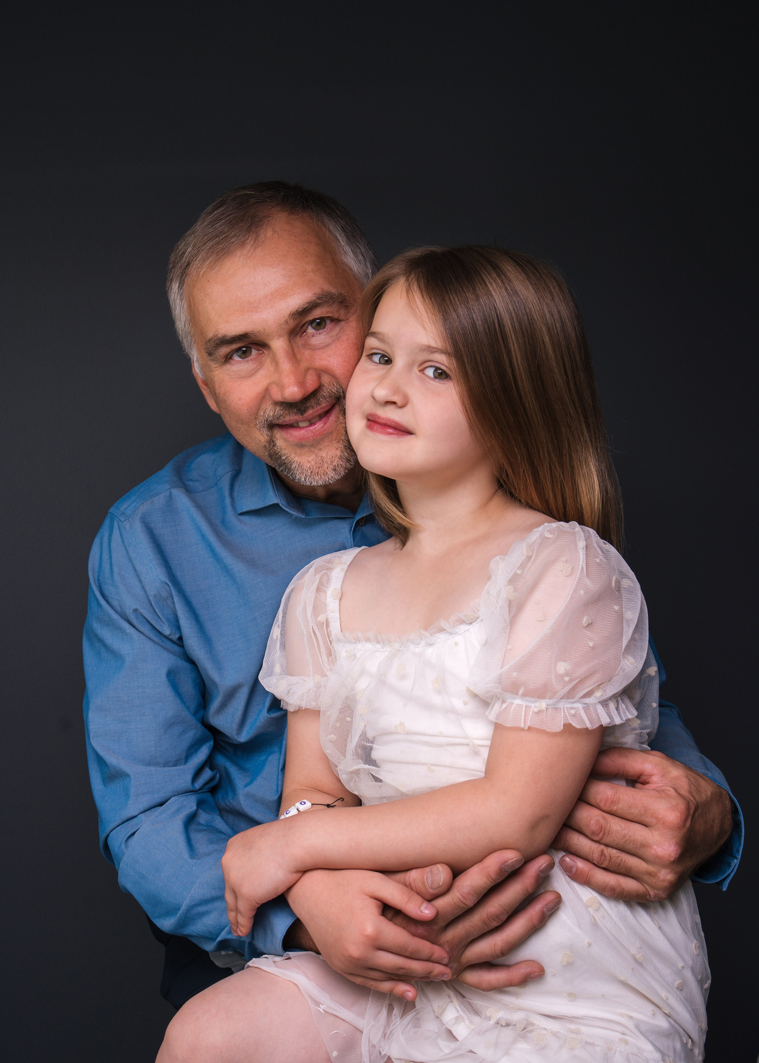 Yana’s Family. Maria Elaeva Photography | Burnaby Portrait Photographer