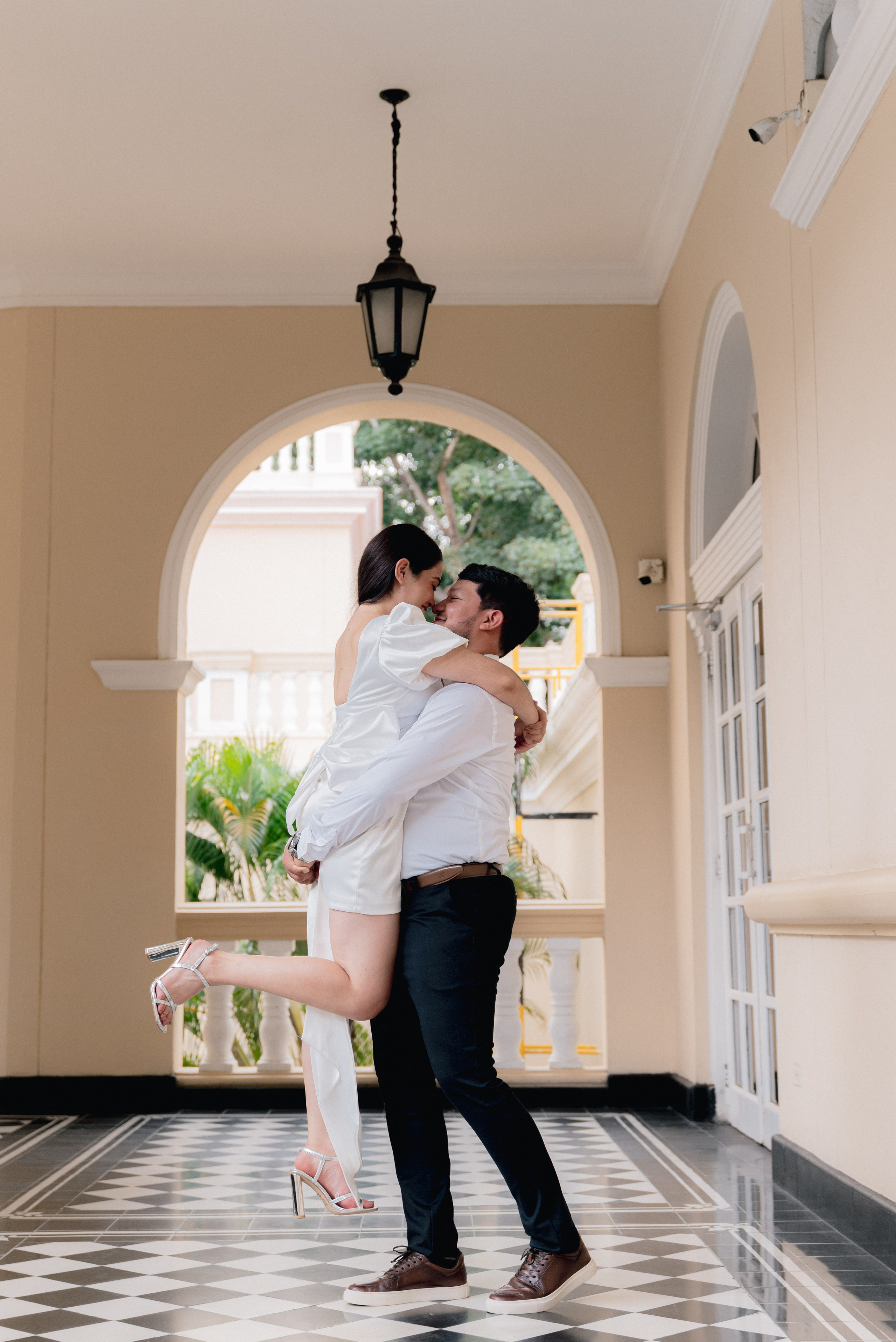 Pre-wedding at Icononic Hotel El Prado in Barranquilla, Colombia. Fotógrafos de bodas en Barranquilla, Cartagena y Santa Marta | BanderArt