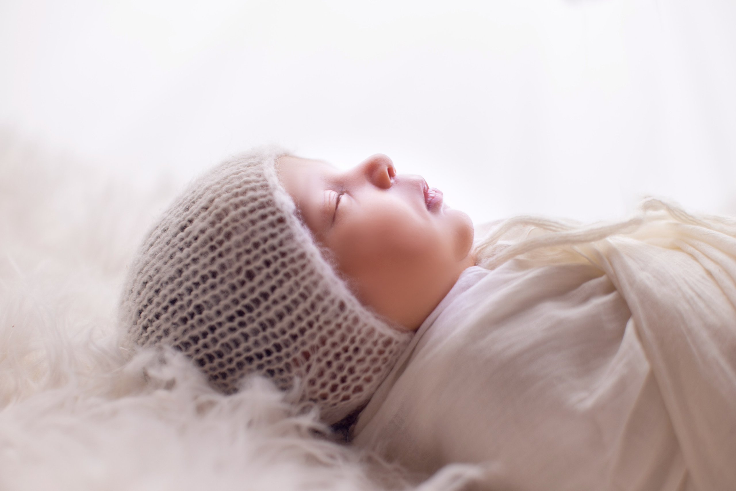 Newborns. Lifestyle and Family Photographer Faryal Saeed