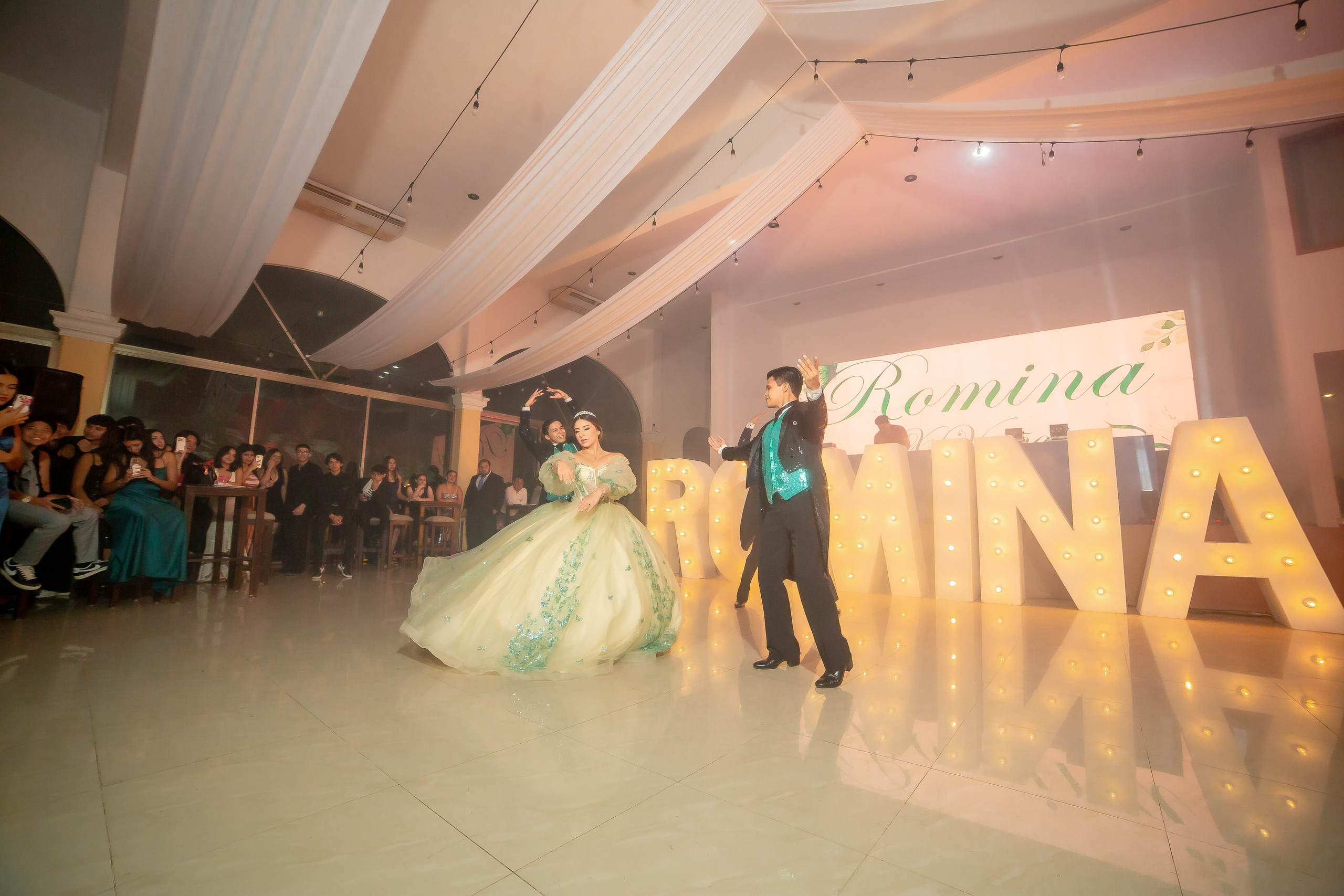 XV AÑOS ROMINA. Simón Enríquez Studio