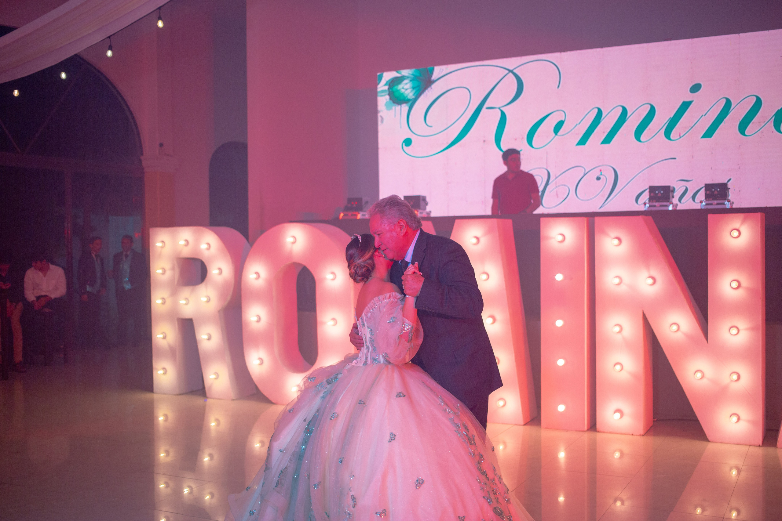 XV AÑOS ROMINA. Simón Enríquez Studio