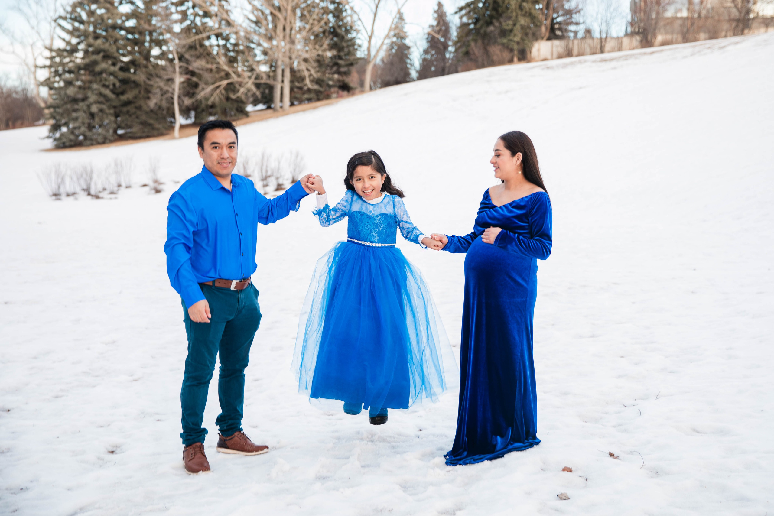Maternity Photos — Confederation Park — Dulce. Fotografía accesible en Calgary