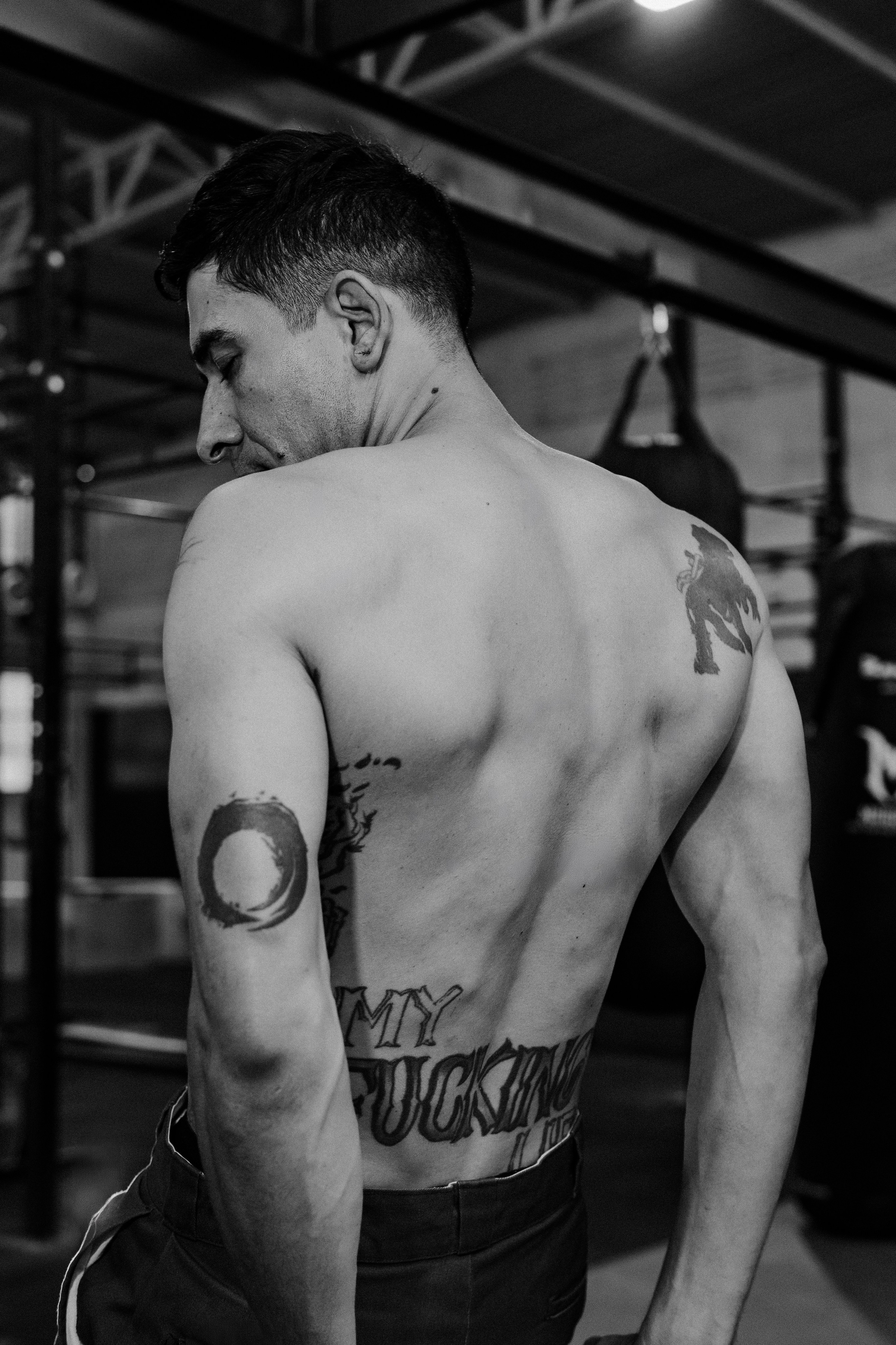 Entre Calles y Combates - Roberto Delgado. TWO MILLIMETERS
