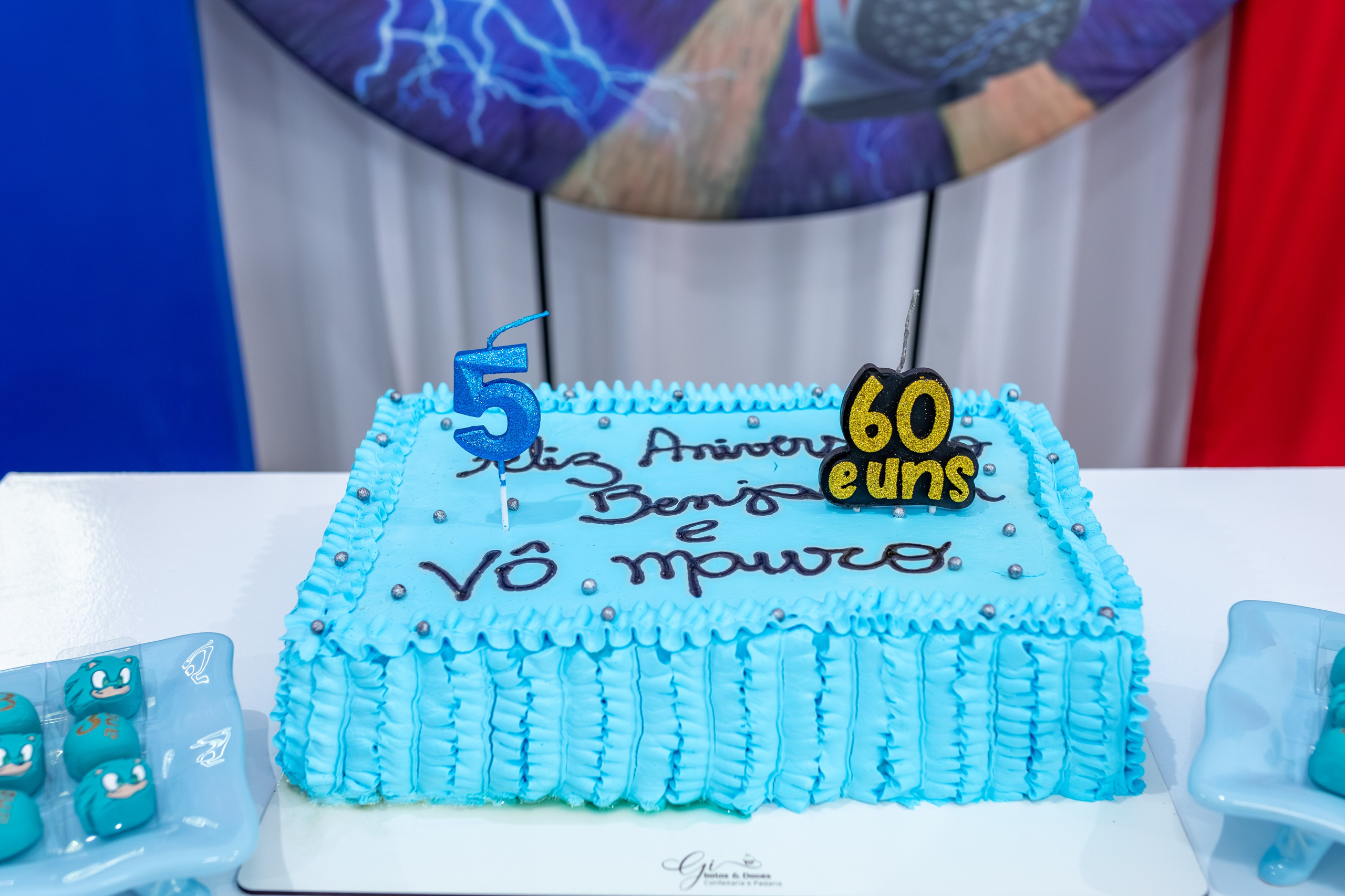 Fotos de festa de aniversário infantil em Joinville - Bolo decorado azul
