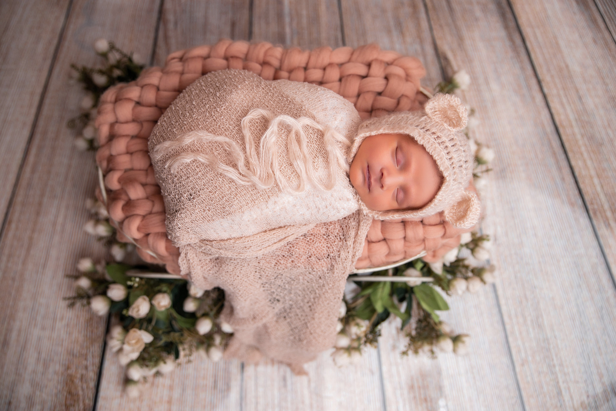 Newborns. Lifestyle and Family Photographer Faryal Saeed