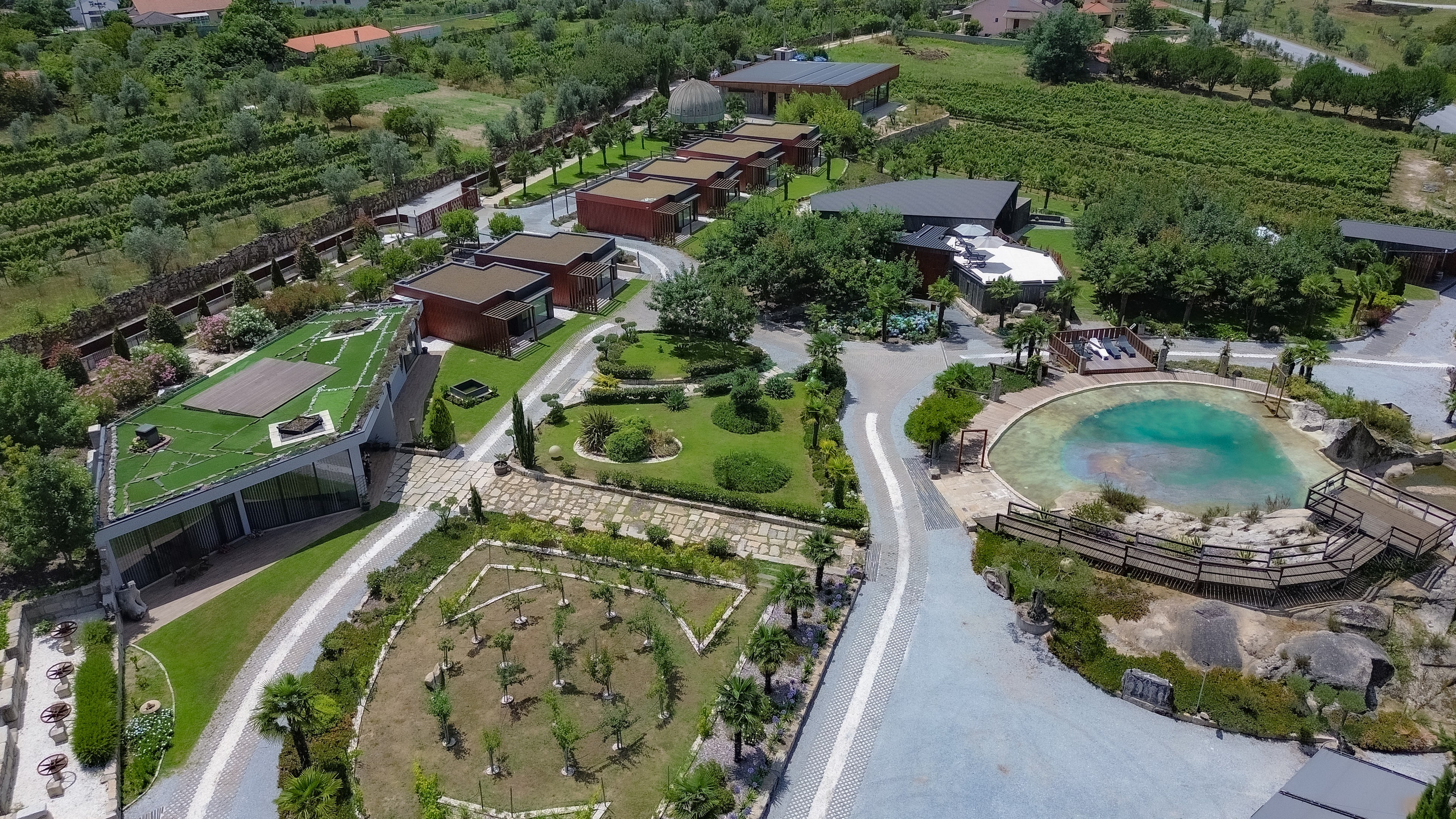PEDRA AGUDA SPA. ESTUDIO DOZE