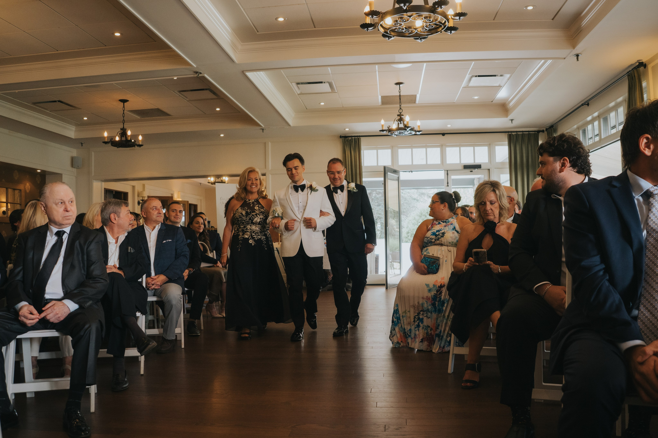 Wedding of Cassandra and Loïc in Beaconsfield, Montreal. Montreal Wedding Photographer — Muriel Oe Photo