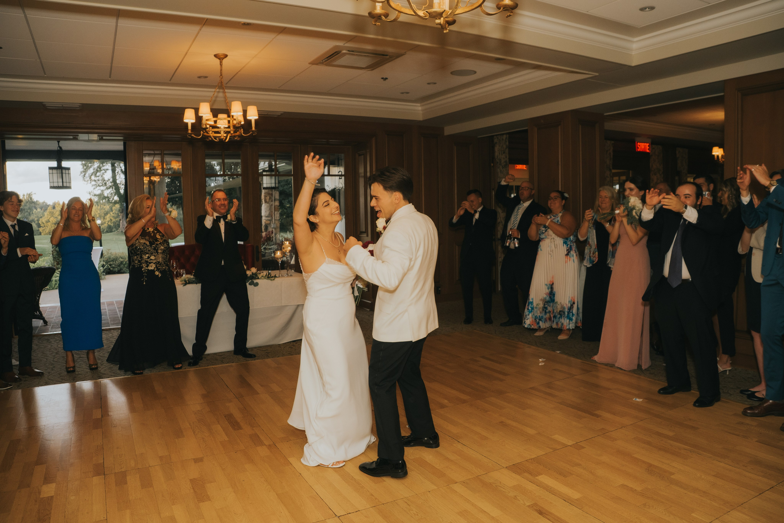 Wedding of Cassandra and Loïc in Beaconsfield, Montreal. Montreal Wedding Photographer — Muriel Oe Photo
