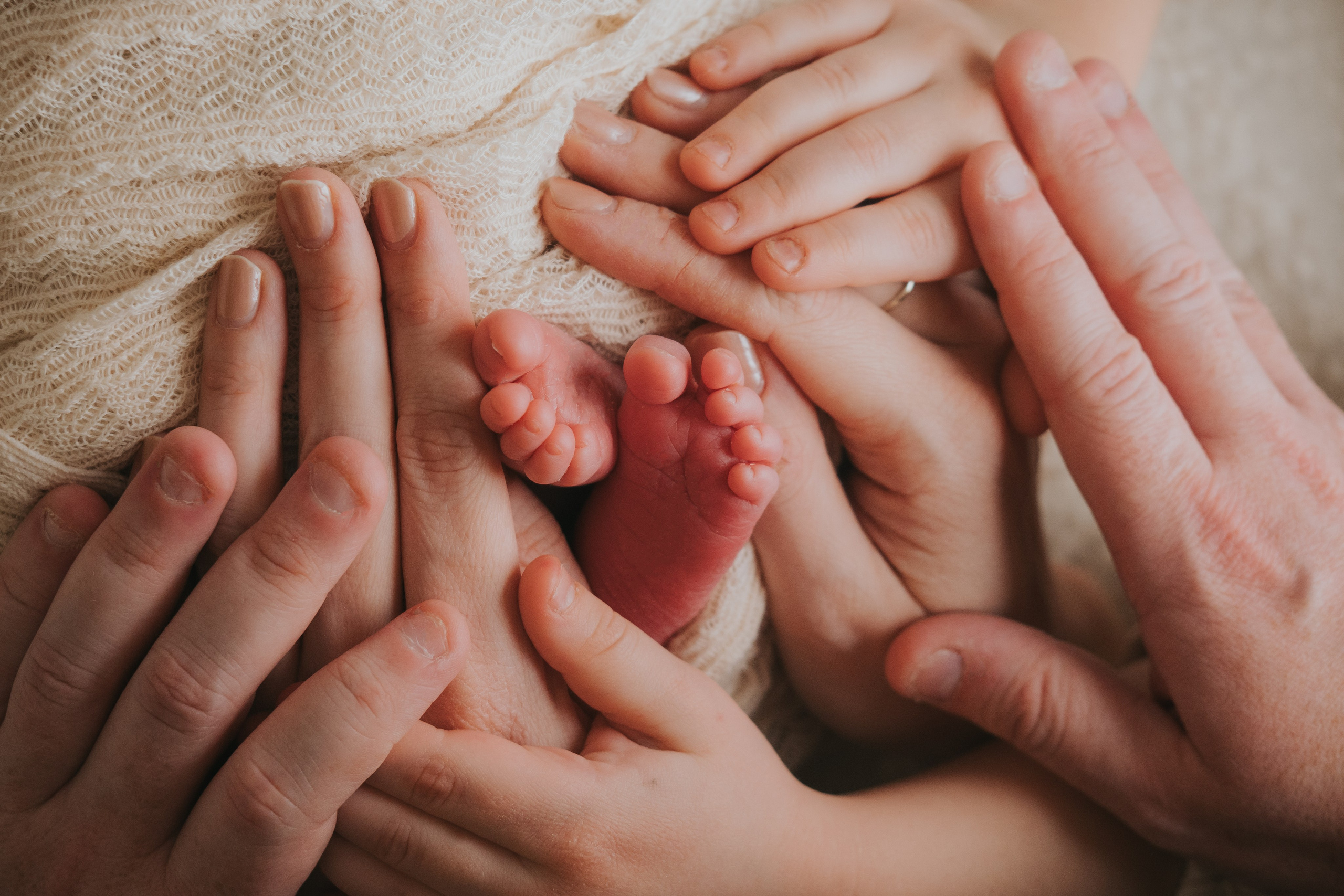 Your Montreal in-home Newborn Session  — what to expect, how to prepare and what to take in consideration. Mimosa Studios — Photographe Portrait à Montréal - Portrait Photographer in Montreal