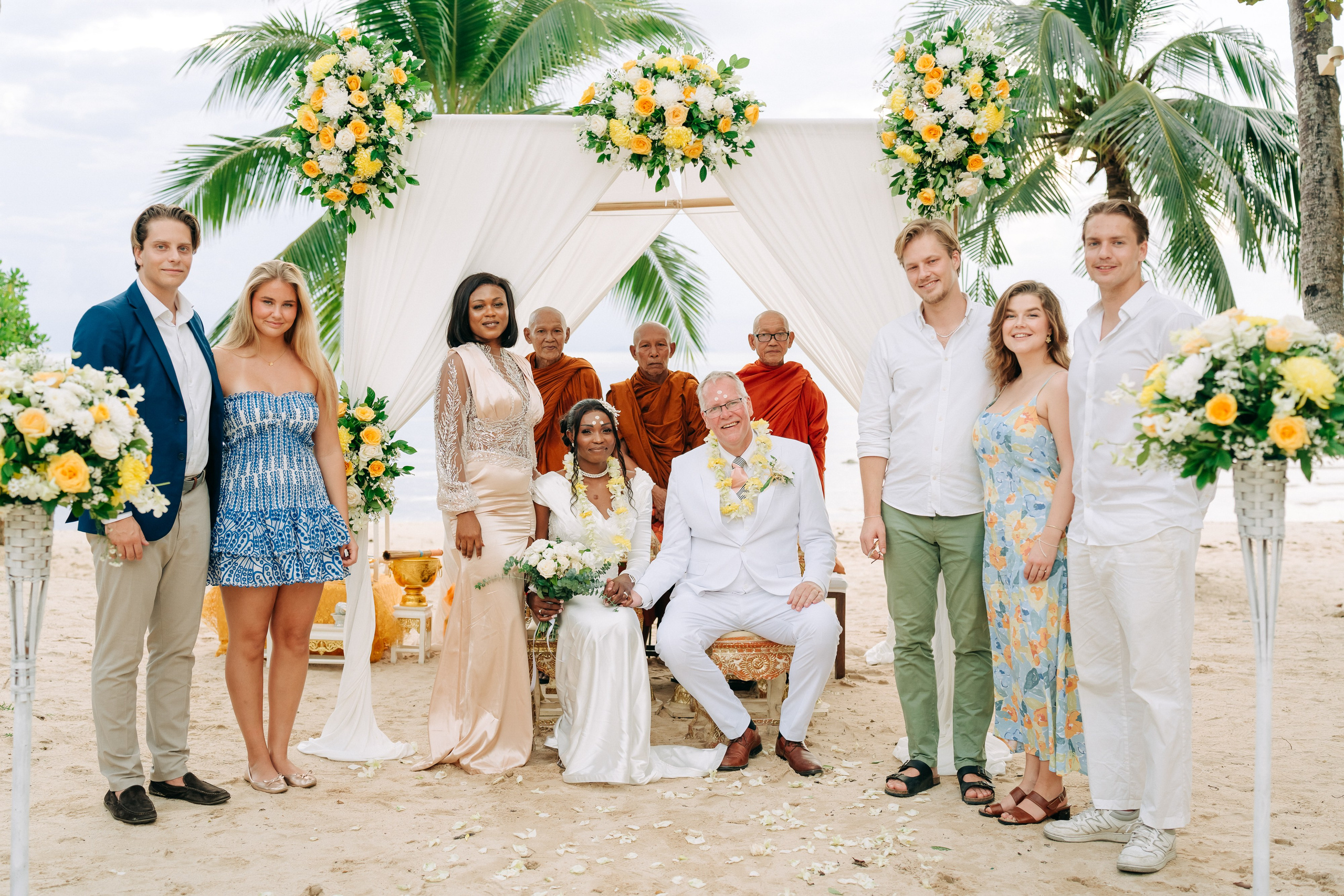With guests. Wedding planner Magic Day Co
