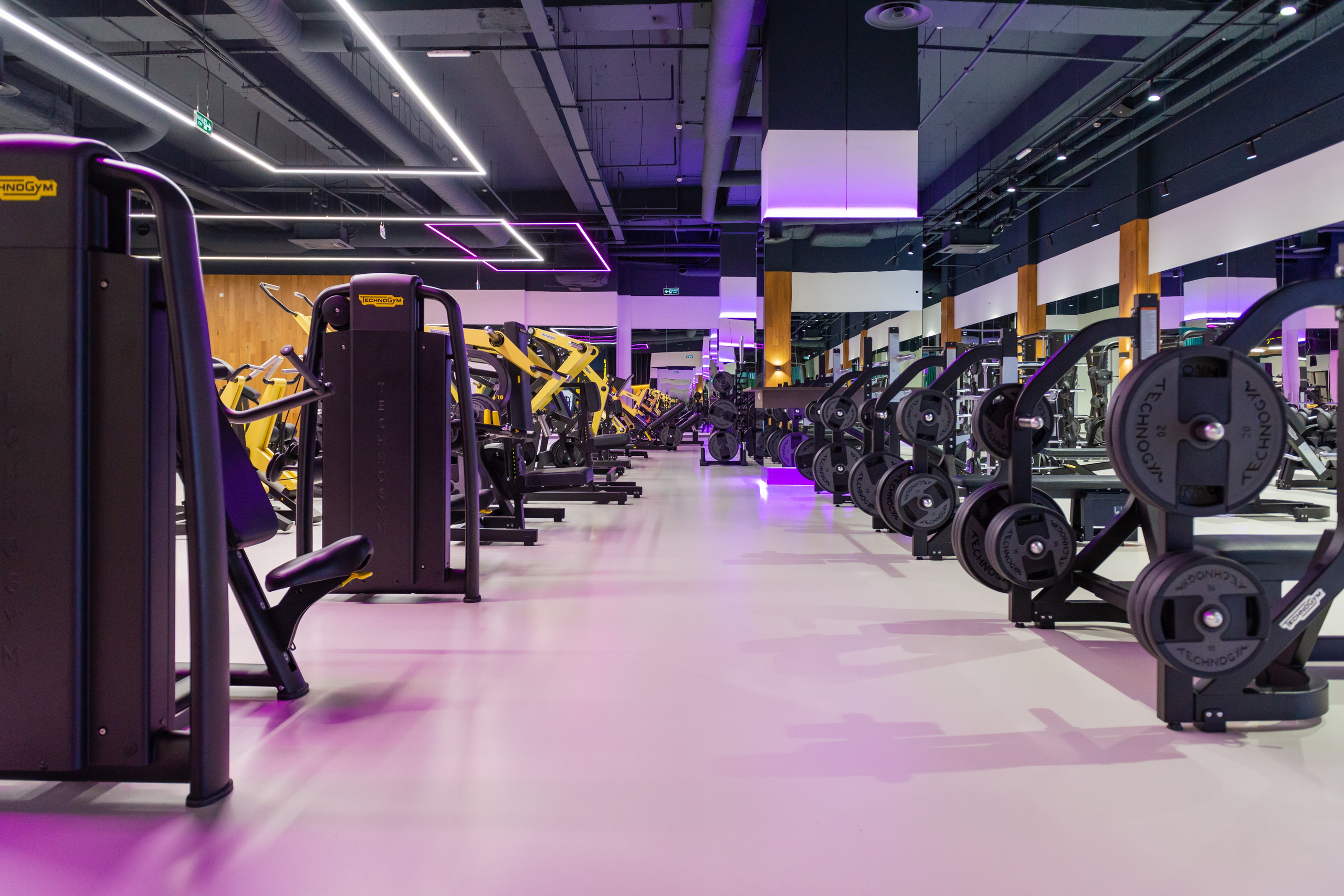 Фитнес-клуб DDX Fitness в ТЦ Июнь Мытищи. PHOTOGRAPHER QUINTANA ROO