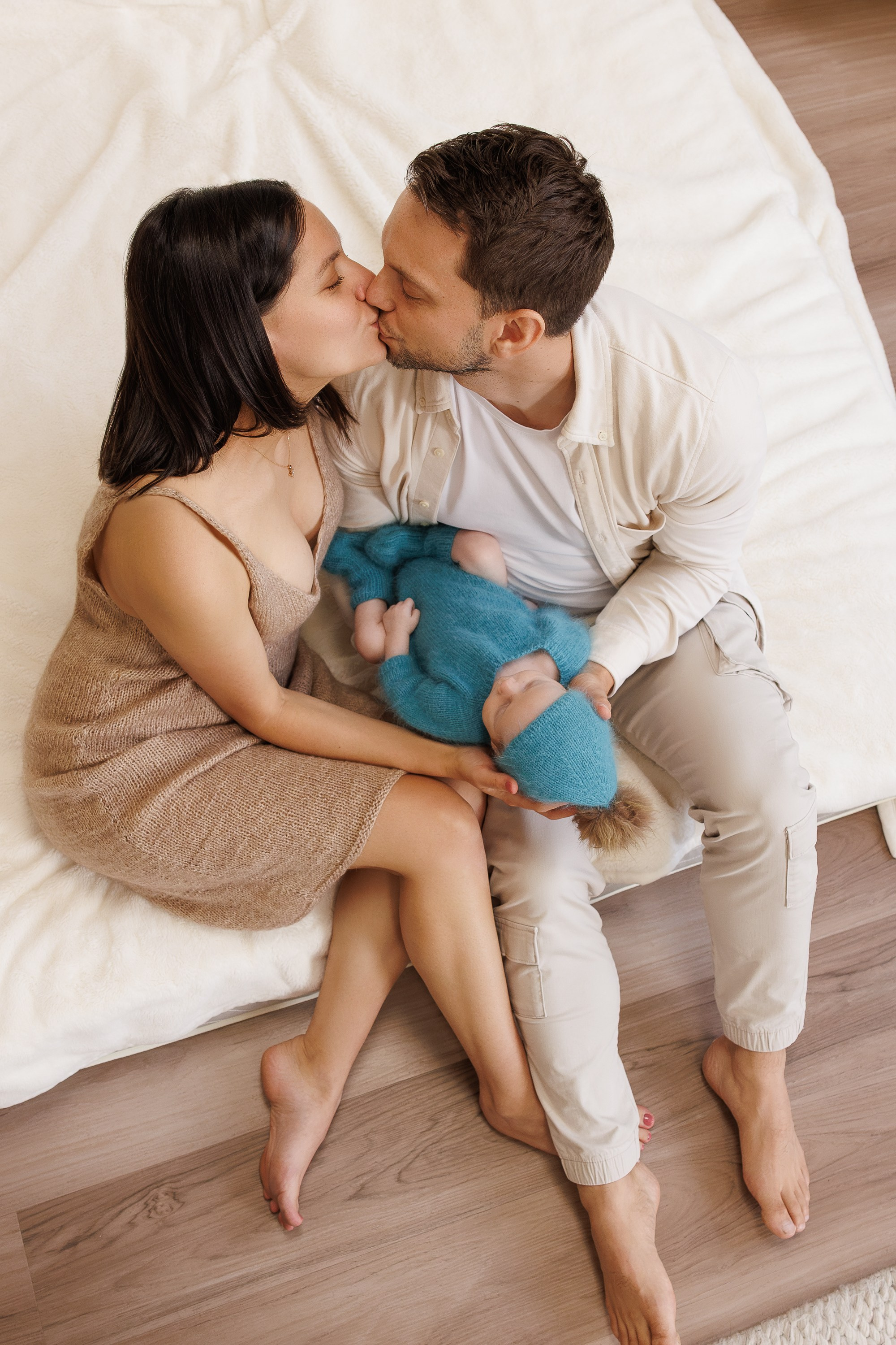 NEWBORN. Je suis photographe portraitiste et je réalise des portraits à toutes les étapes de votre vie! Bienvenue dans mon studio à Westmount, Qc
