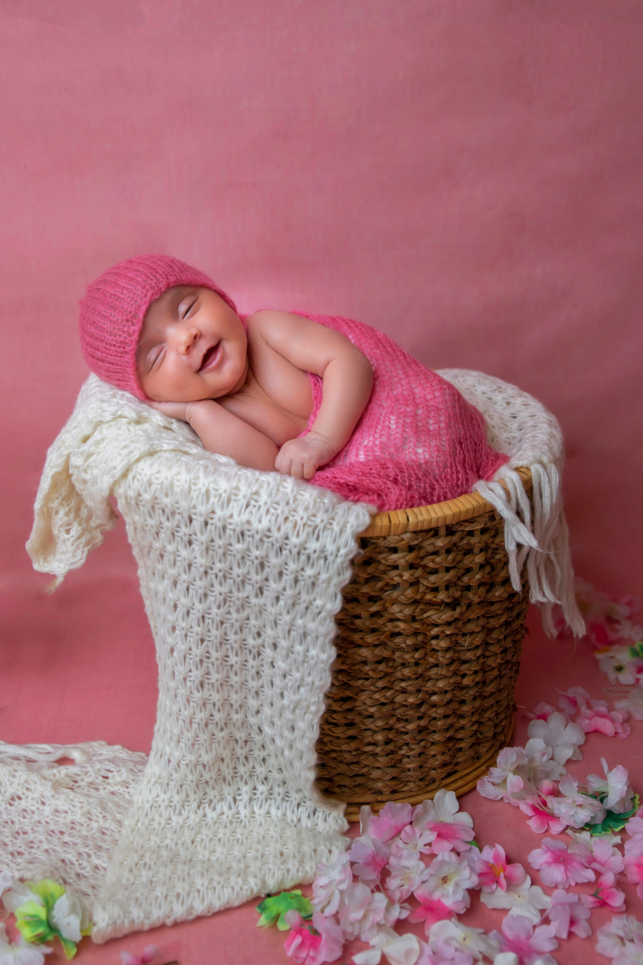 Newborns. Lifestyle and Family Photographer Faryal Saeed