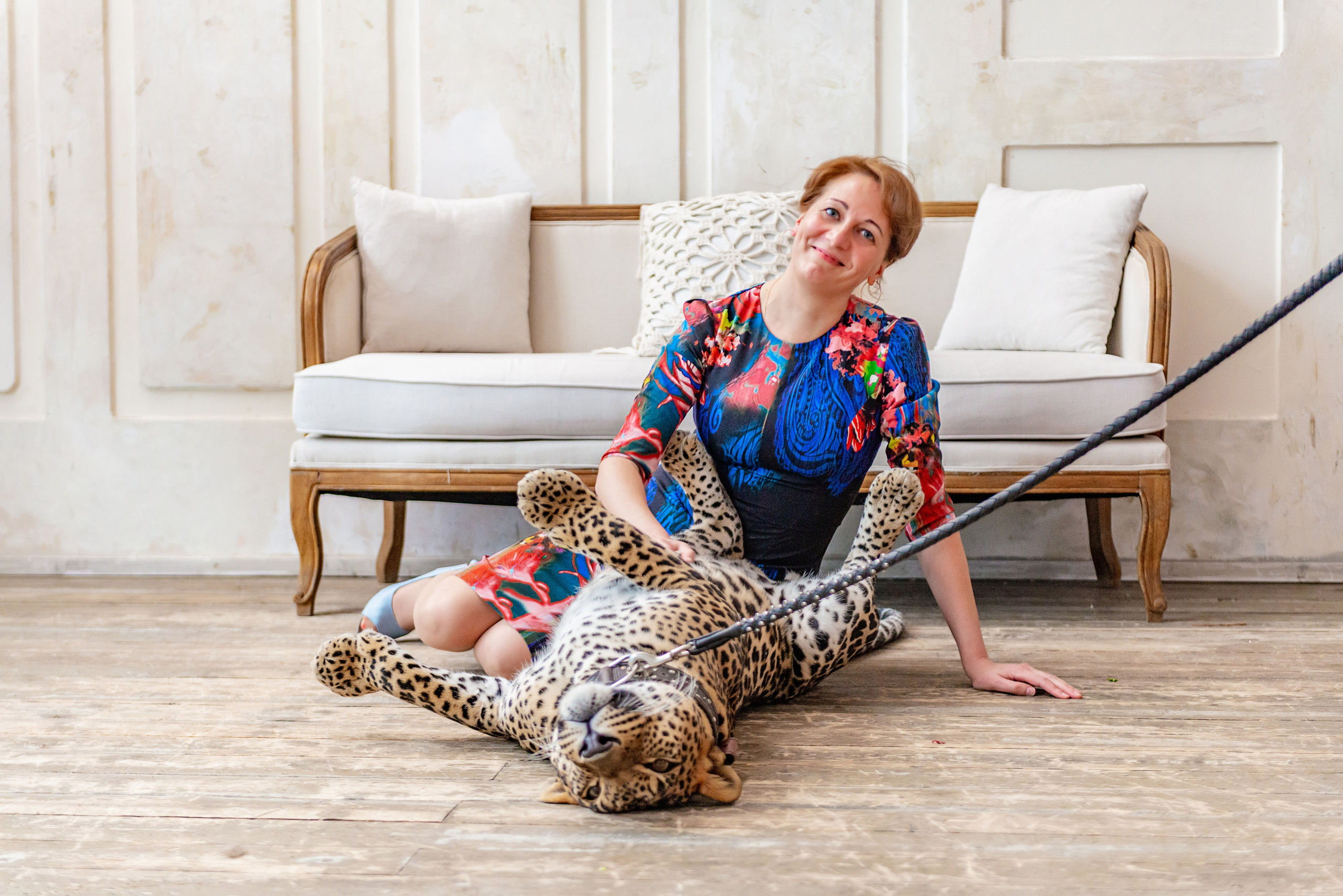 Photosession in the studio with a leopard. PHOTOGRAPHER QUINTANA ROO