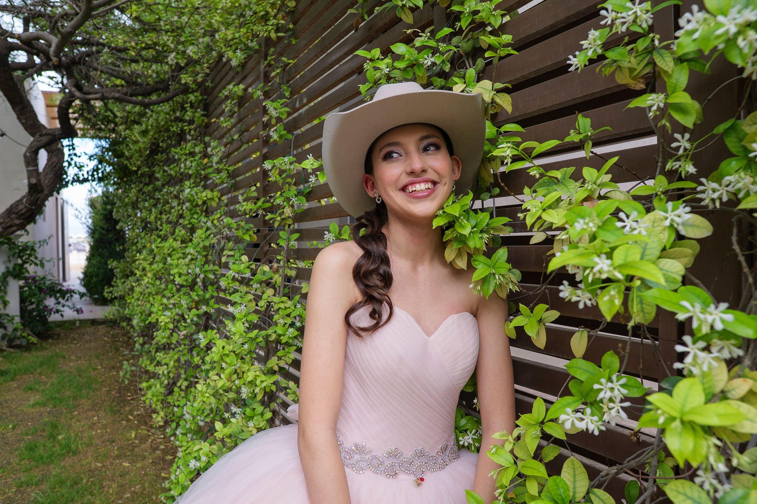 Renata XV — El comienzo de una nueva historia. Lg Fotografia