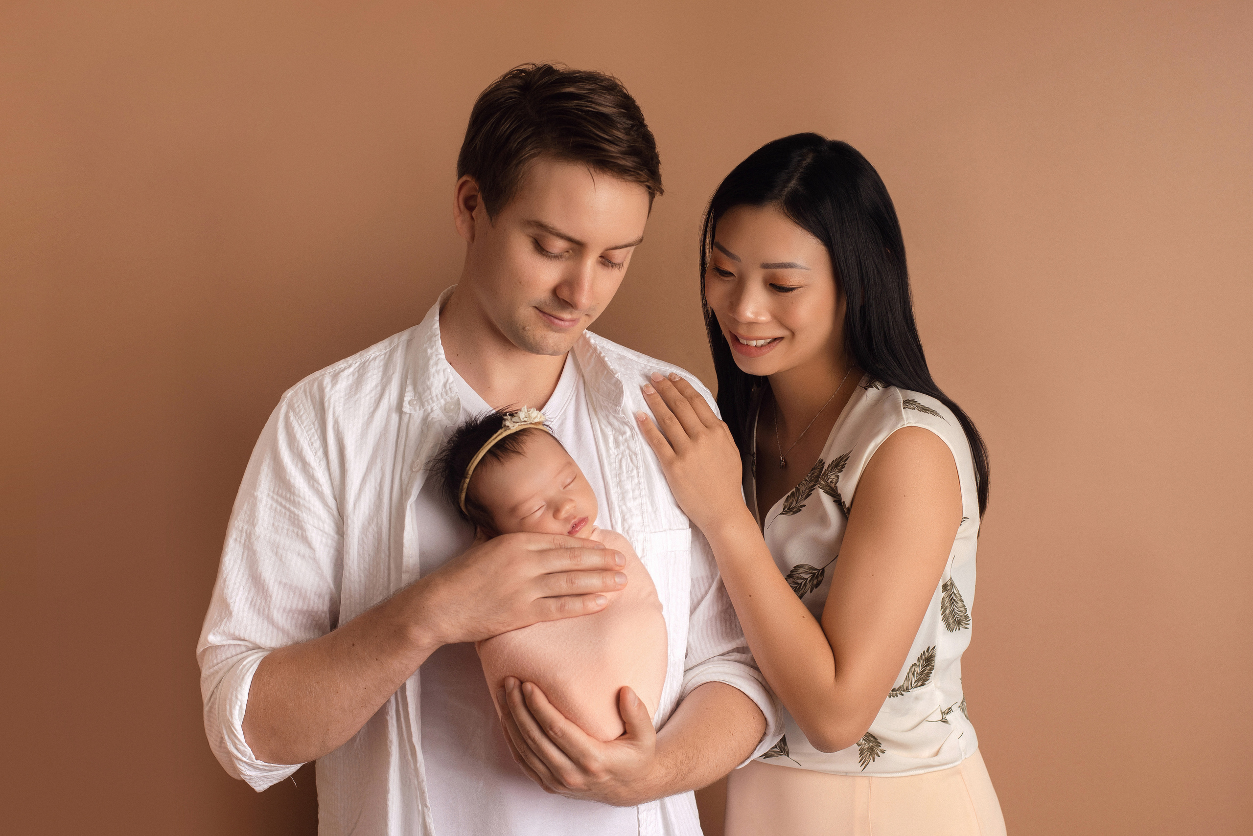 FAMILY / MATERNITY. Ottawa Newborn and Baby Newborn Photographer Elena Helali
