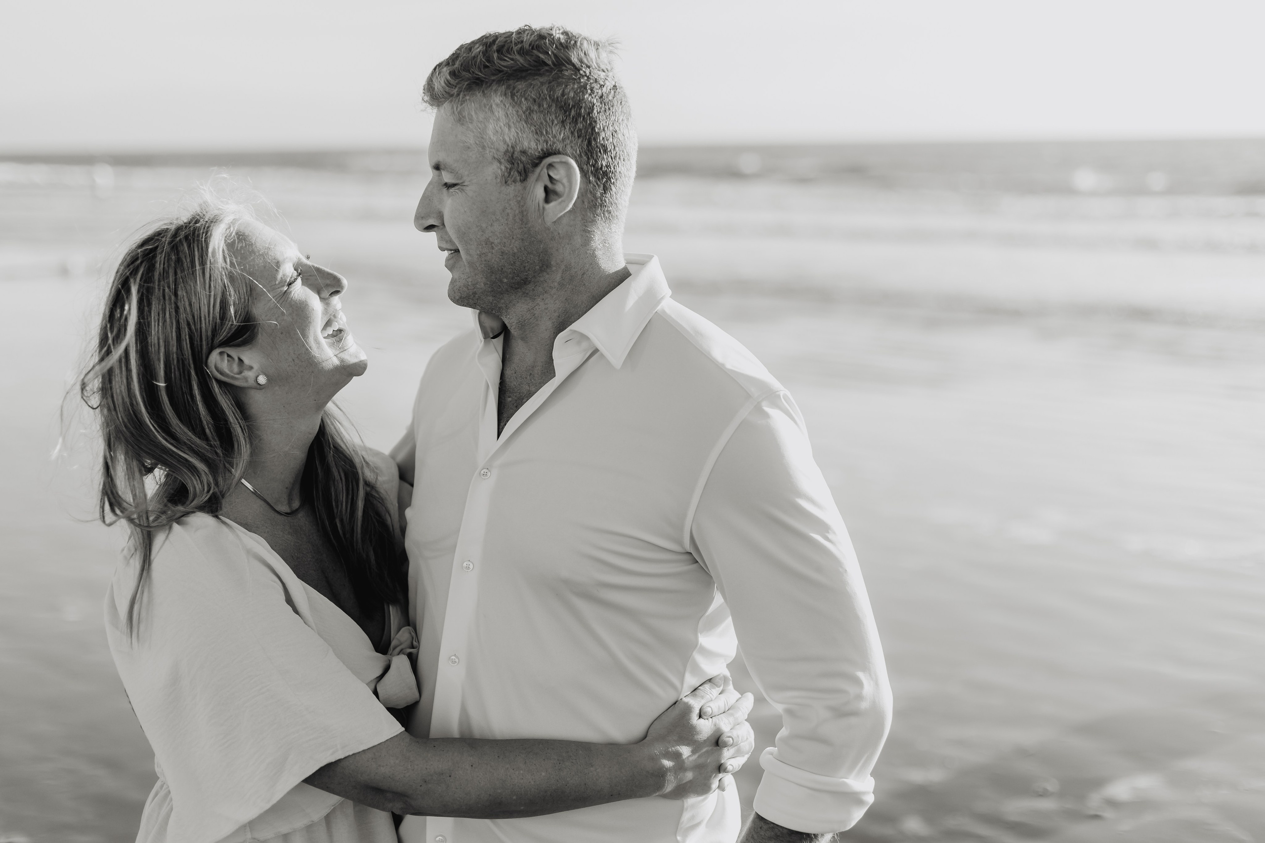 Laughter, Sand, and Sea: A Family Session in Nuevo Vallarta. Fotógrafo de Bodas en Puerto Vallarta y Riviera Nayarit | VL photo & film