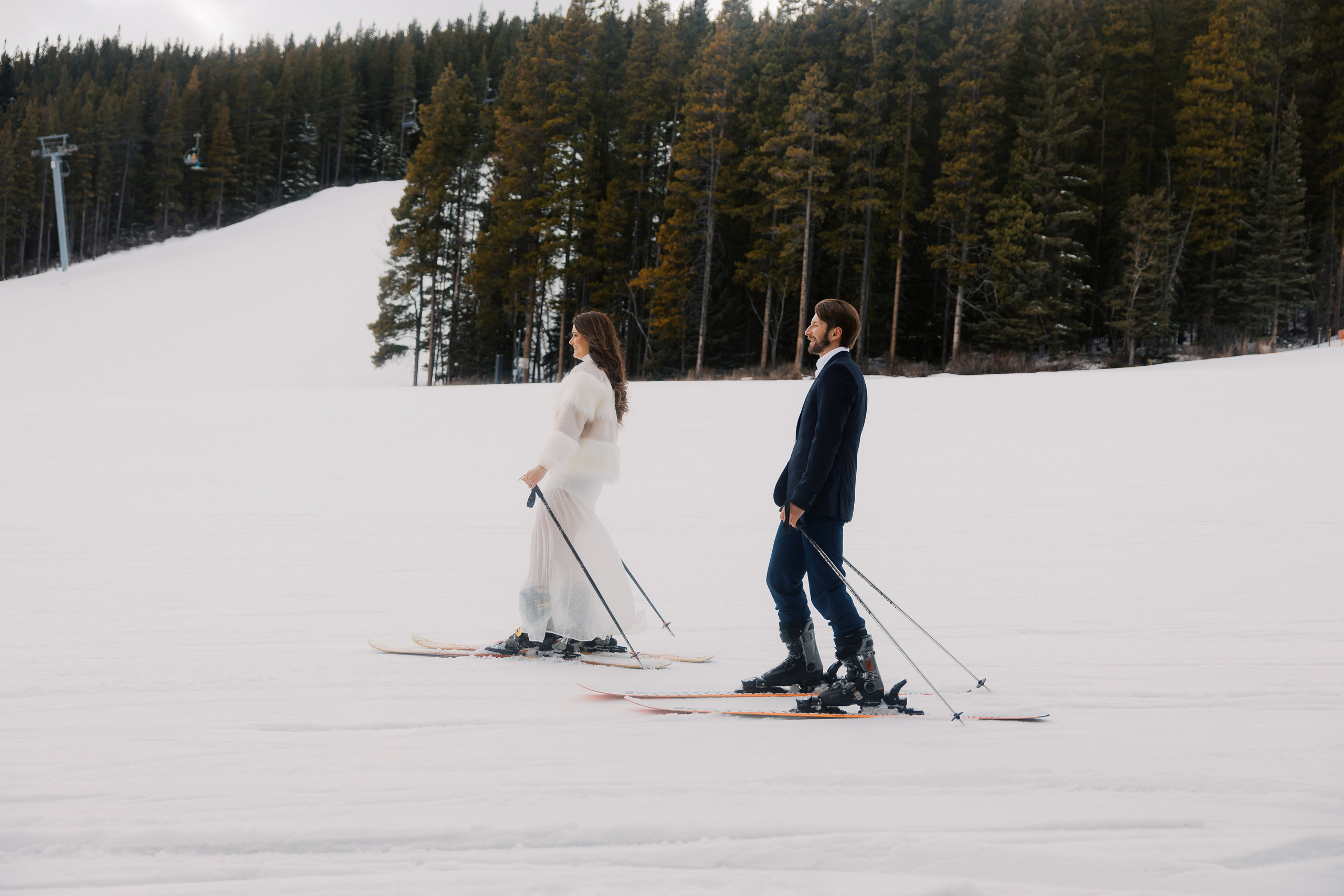 Ski engagement session. Photographer Elvira Hryshchenko