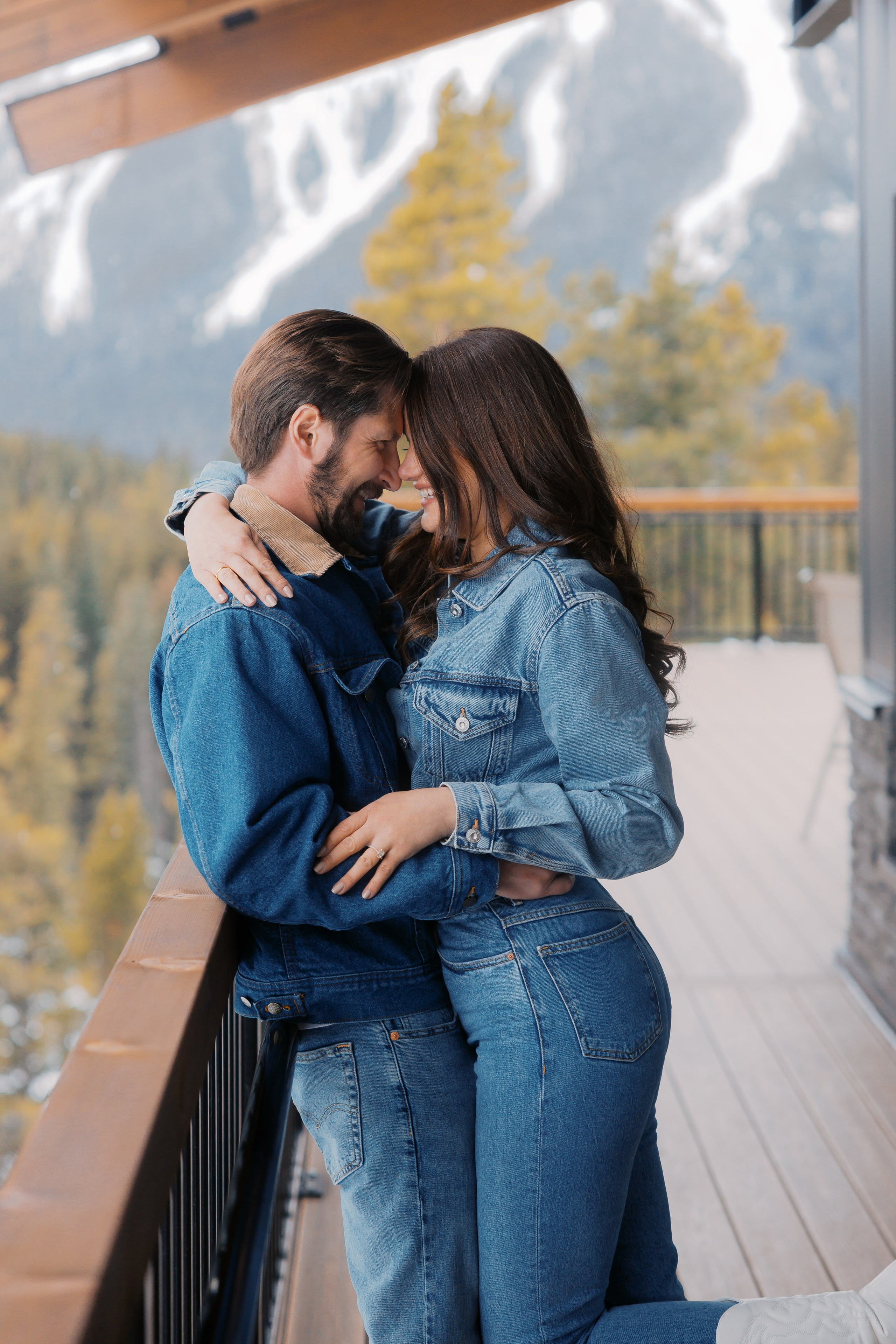 Ski engagement session. Photographer Elvira Hryshchenko