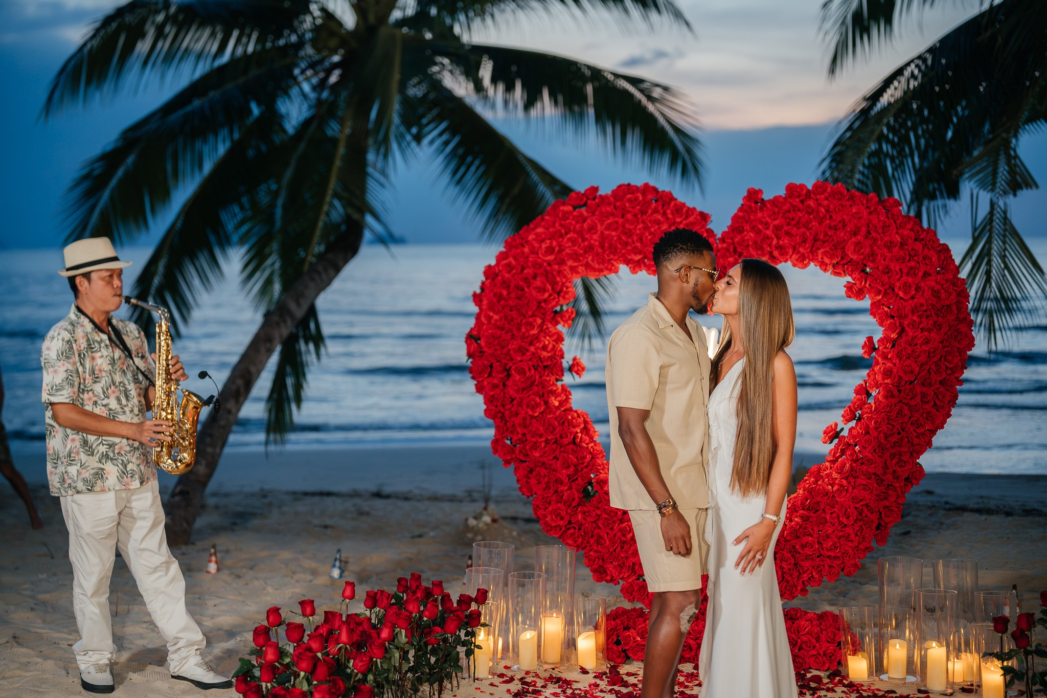 Live music. Romantic proposal on Koh Samui, Thailand