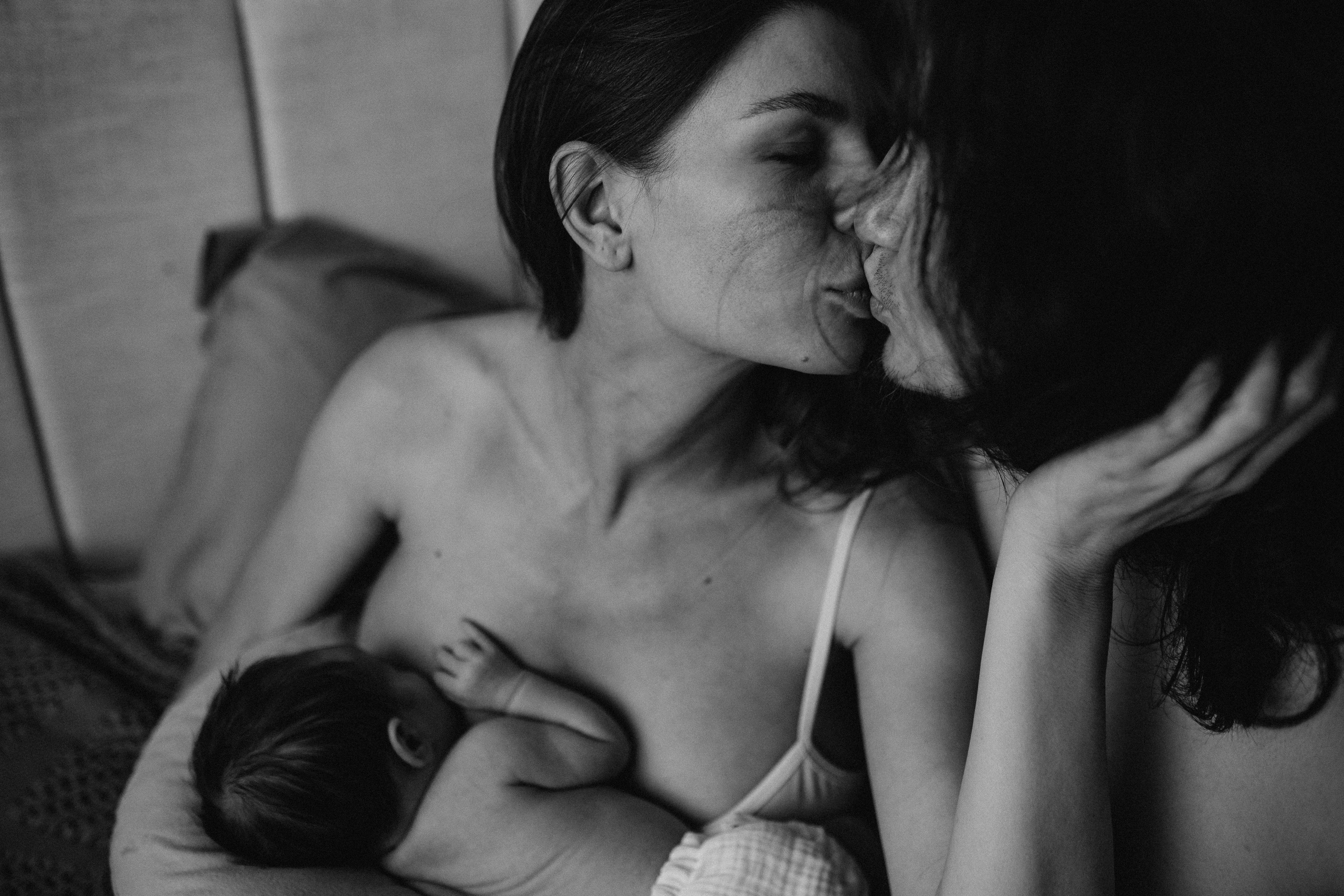 Luna 7 days. Fotografa documental de familia e nascimento em Florianópolis SC Daria Ermolaev