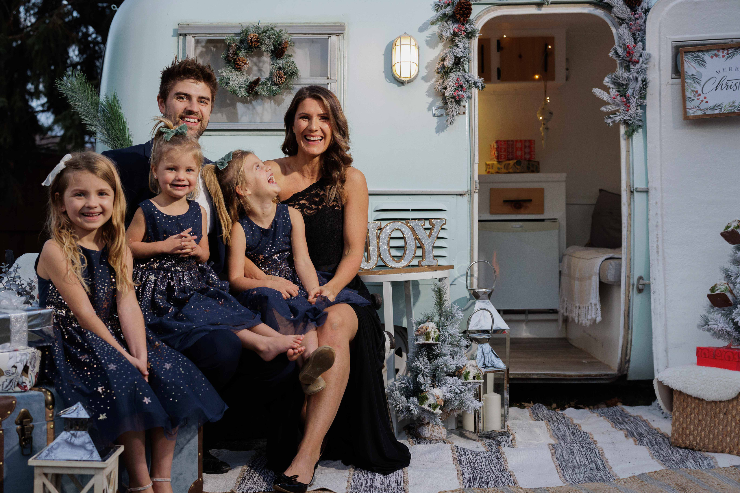 Stacey&Jason (Christmas). Wedding Photographer in Winnipeg — Cinematic & Timeless by Vitiuk Photography