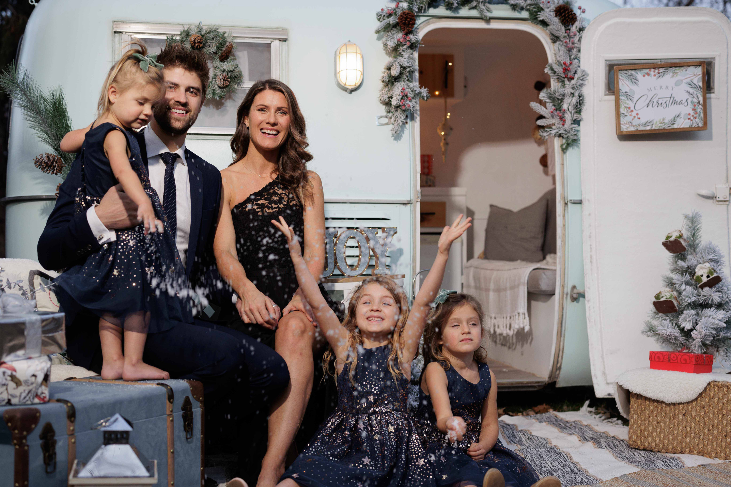 Stacey&Jason (Christmas). Wedding Photographer in Winnipeg — Cinematic & Timeless by Vitiuk Photography