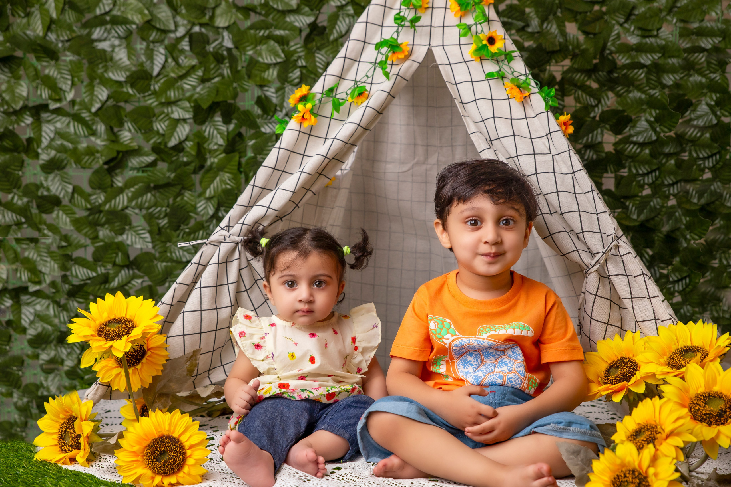 Siblings. Lifestyle and Family Photographer Faryal Saeed