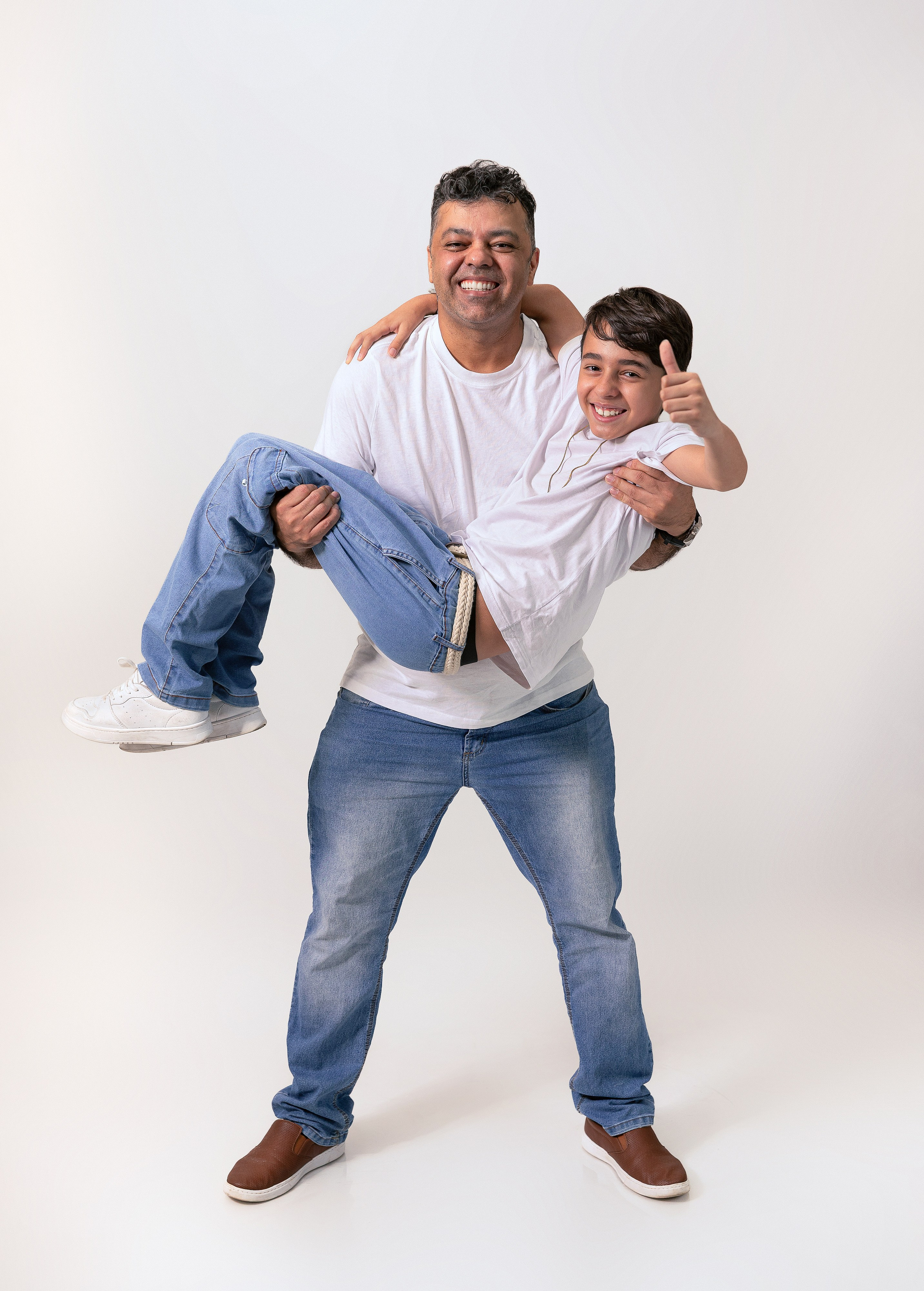 Fotografia pessoal e em familia em estúdio em São Paulo para quem deseja se enxergar de uma nova forma. Retratos femininos que valorizam autoestima, personalidade e autenticidade.
