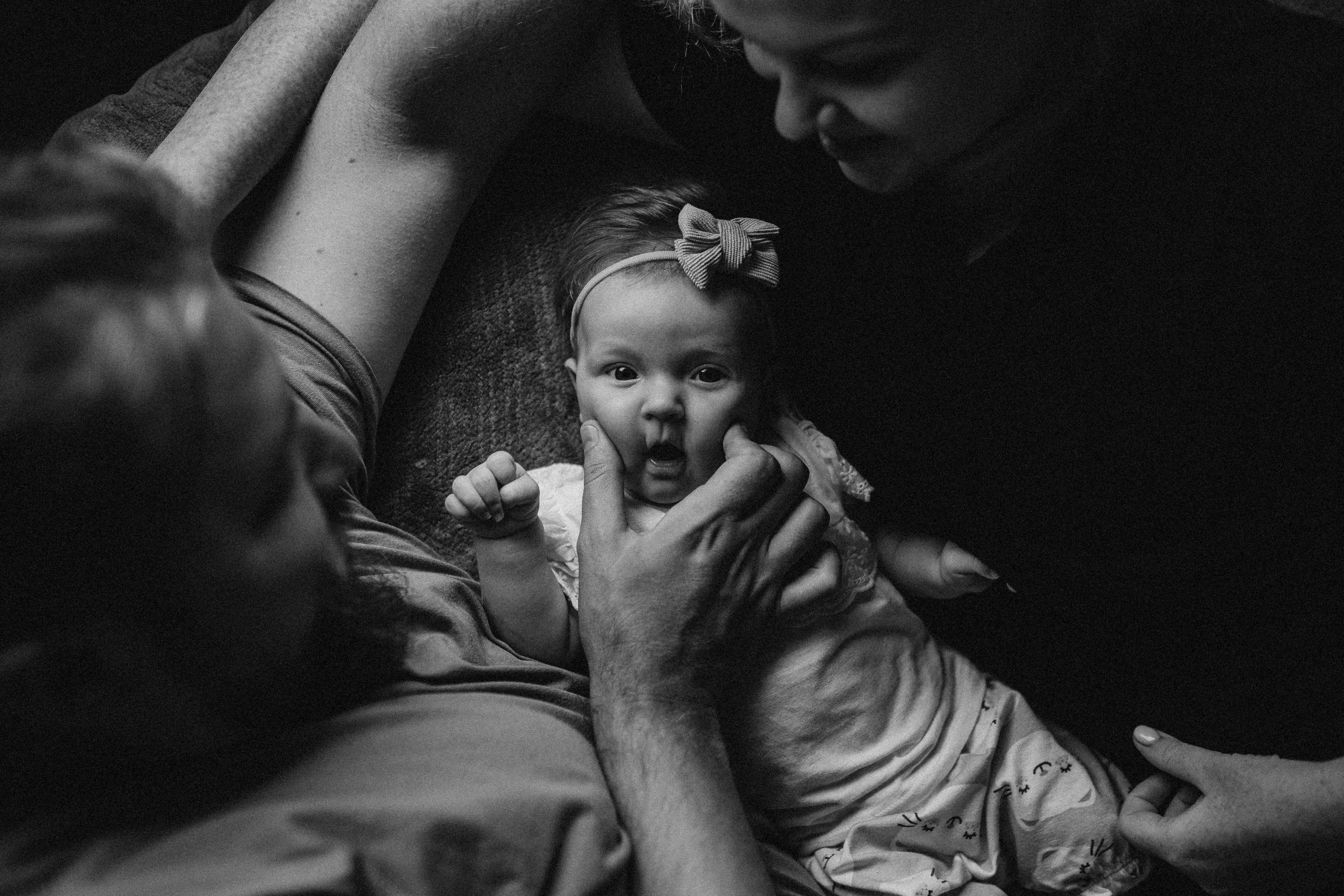 Nicole 3 meses. Fotografa documental de familia e nascimento em Florianópolis SC Daria Ermolaev