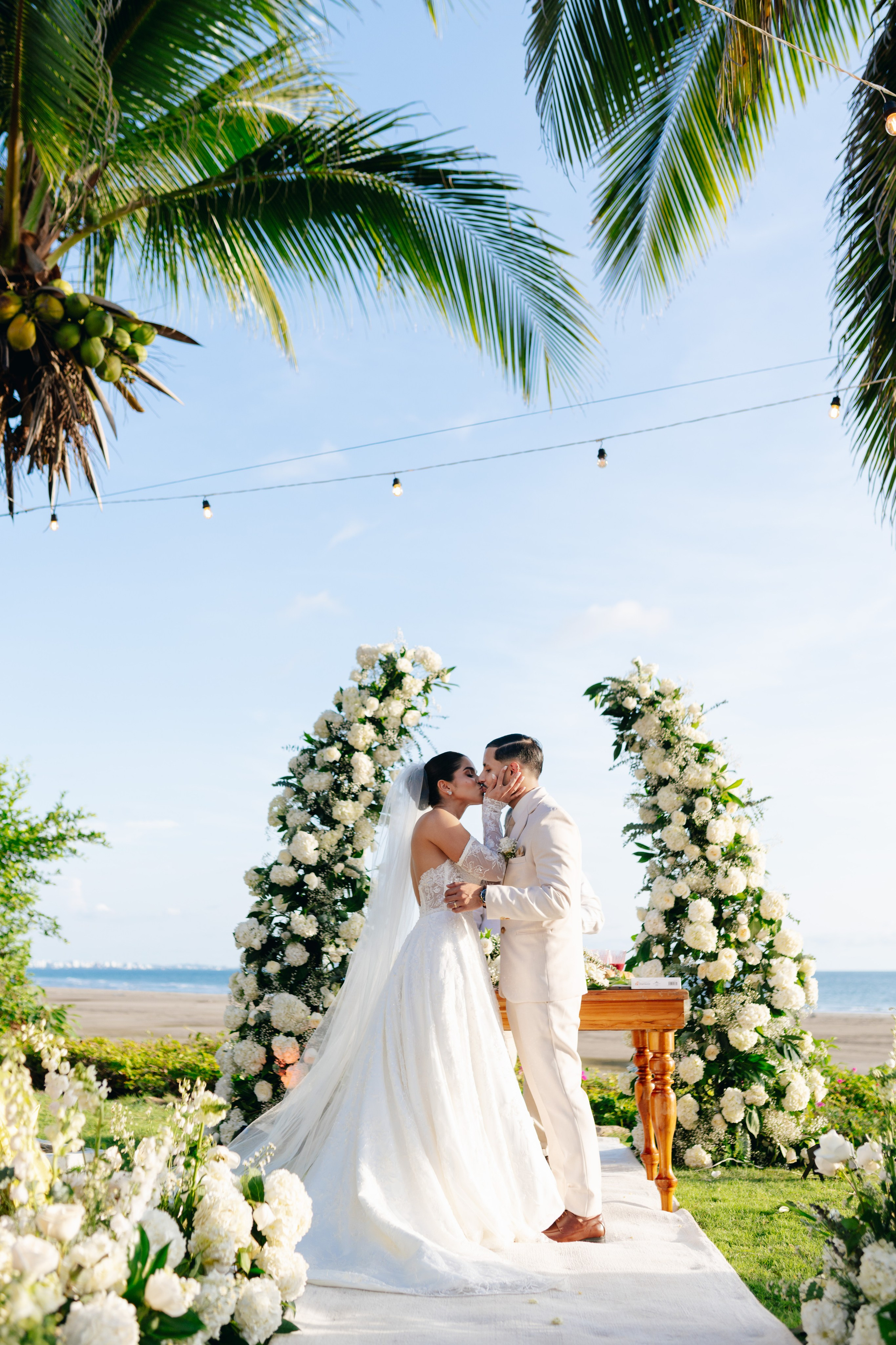 Boda en playa Cartagena | Gaby & Juan. Fotógrafo profesional de Bodas Documental en Barranquilla, Cartagena y Santa Marta | Morada Photography