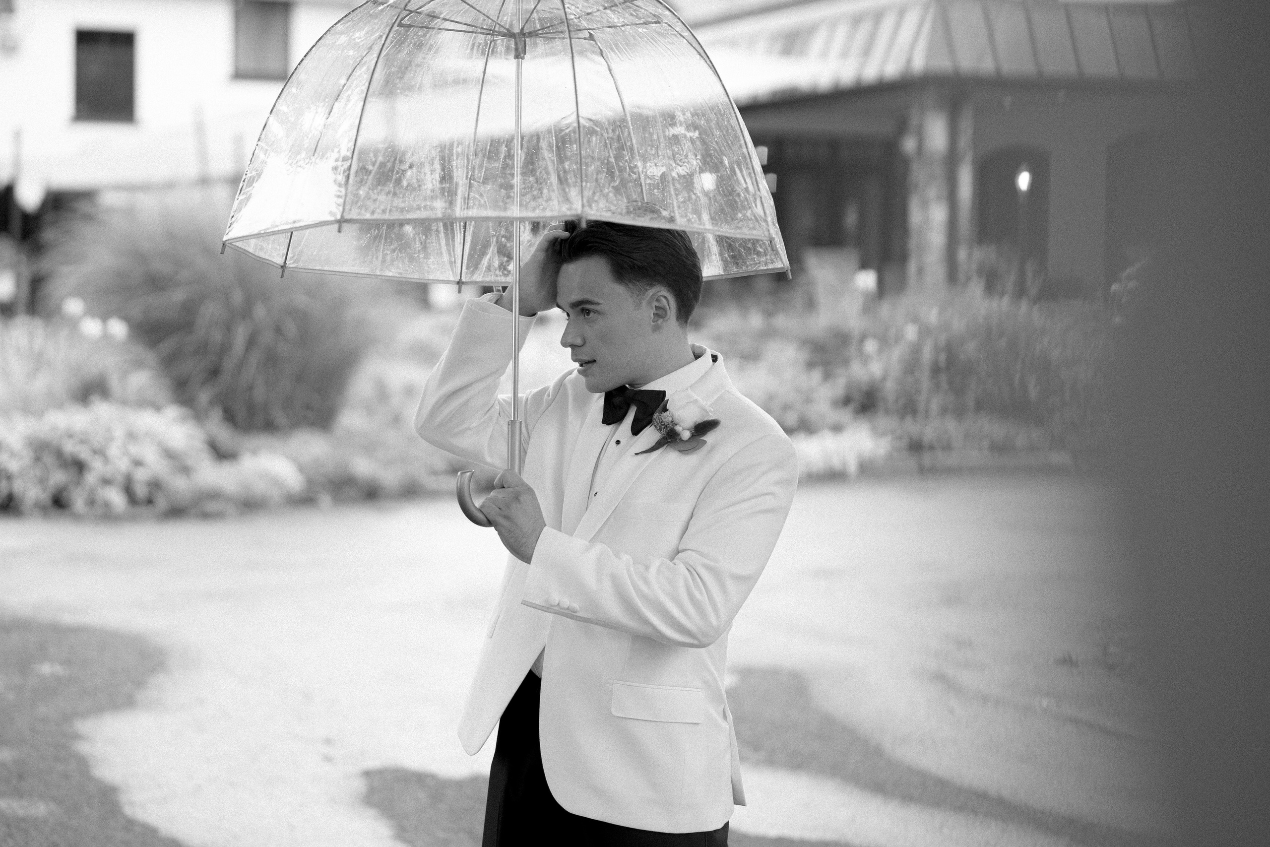 Wedding of Cassandra and Loïc in Beaconsfield, Montreal. Montreal Wedding Photographer — Muriel Oe Photo