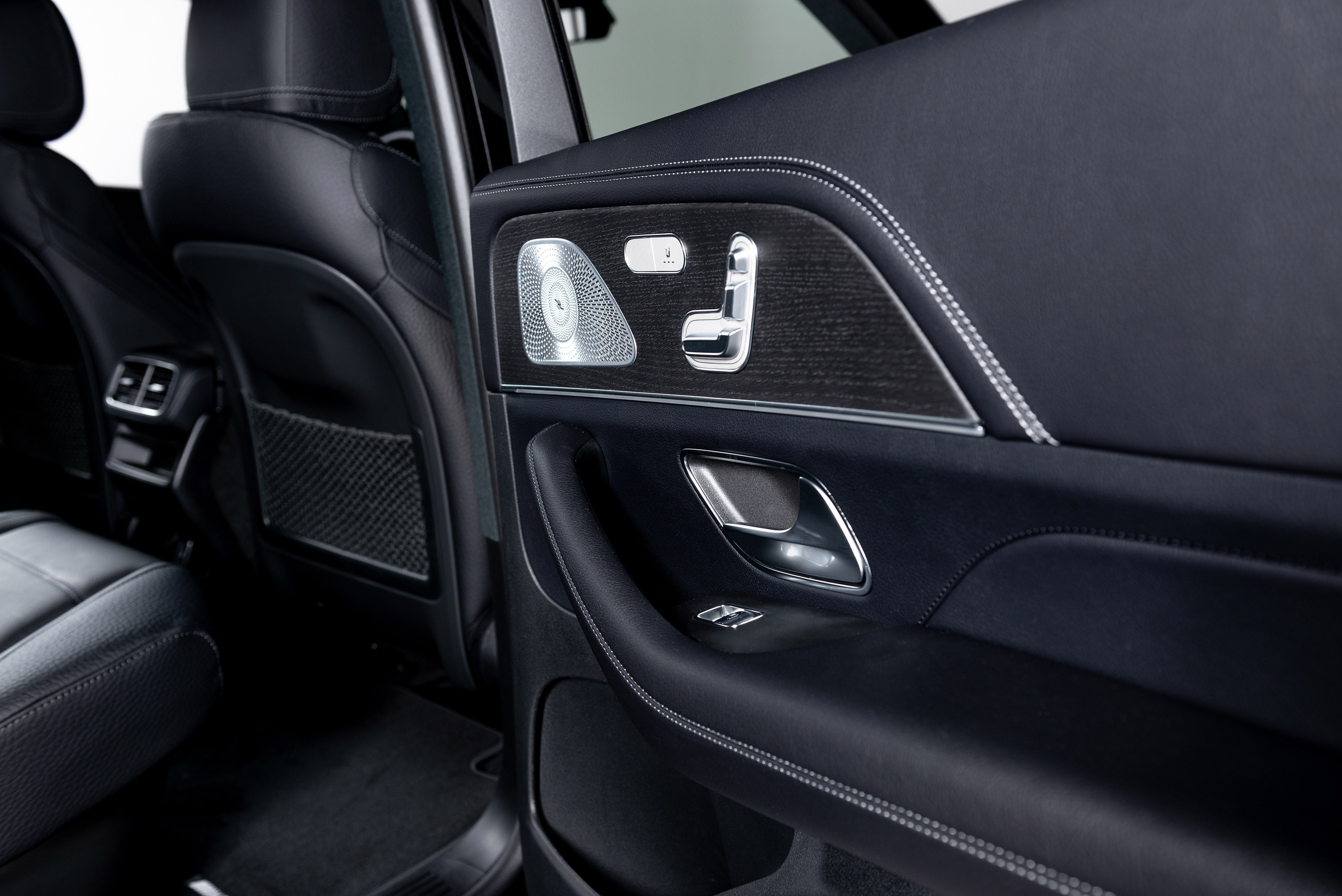 Автомобильная фотосъемка Mercedes GLS в студии. PHOTOGRAPHER QUINTANA ROO