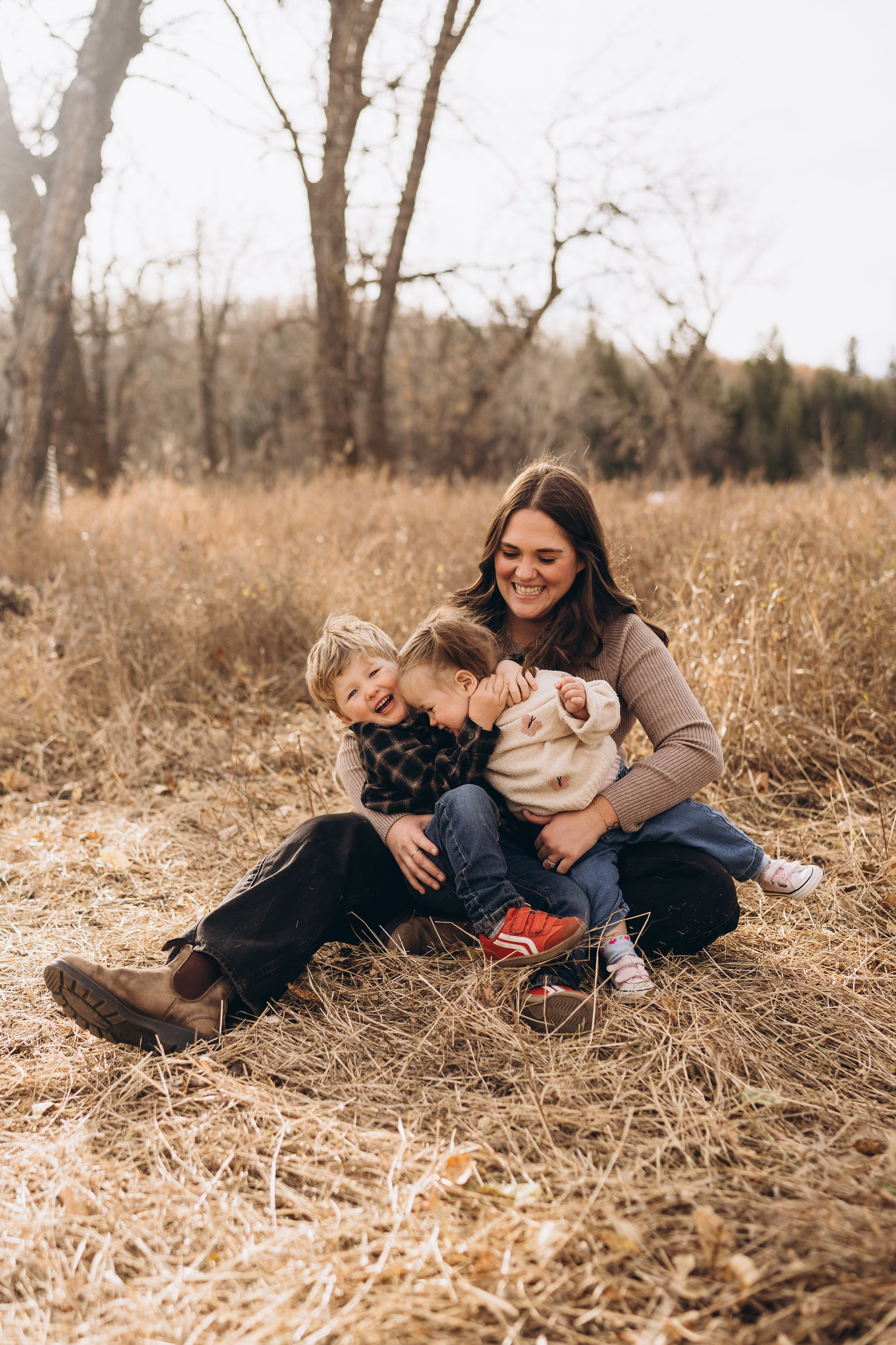 Taryn & fam. Calgary Wedding & Lifestyle Photographer — Yevhen Polishchuk