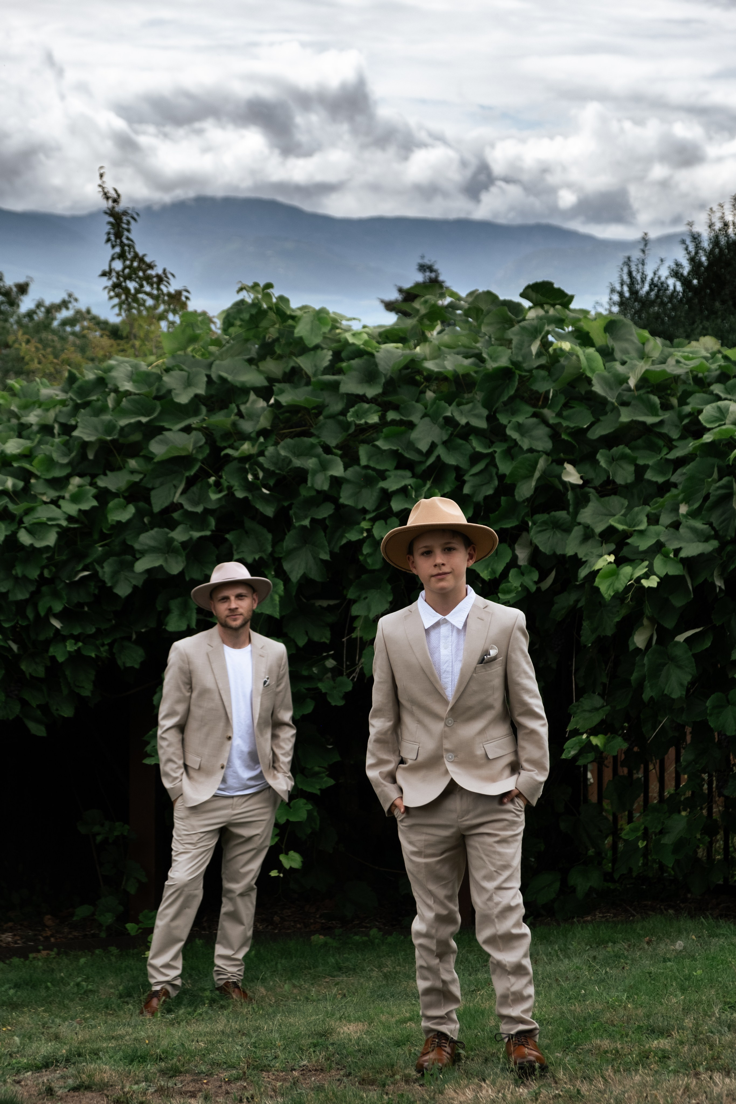 Wedding Photographer in Courtenay, BC | Cinematic Wedding Photography. Courtenay, BC Photographer | Comox Valley | artparadoXsnapforge
