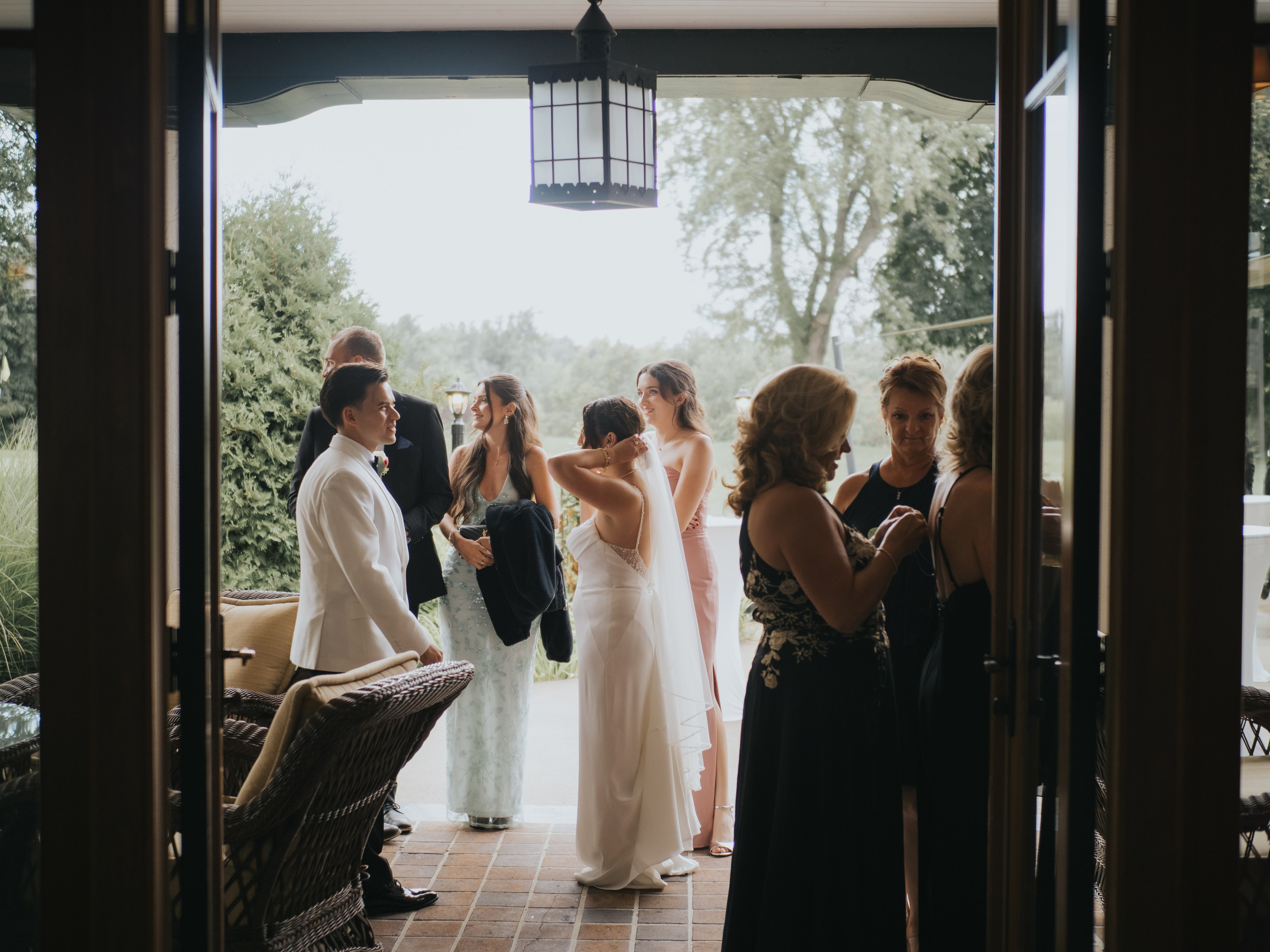 Wedding of Cassandra and Loïc in Beaconsfield, Montreal. Montreal Wedding Photographer — Muriel Oe Photo