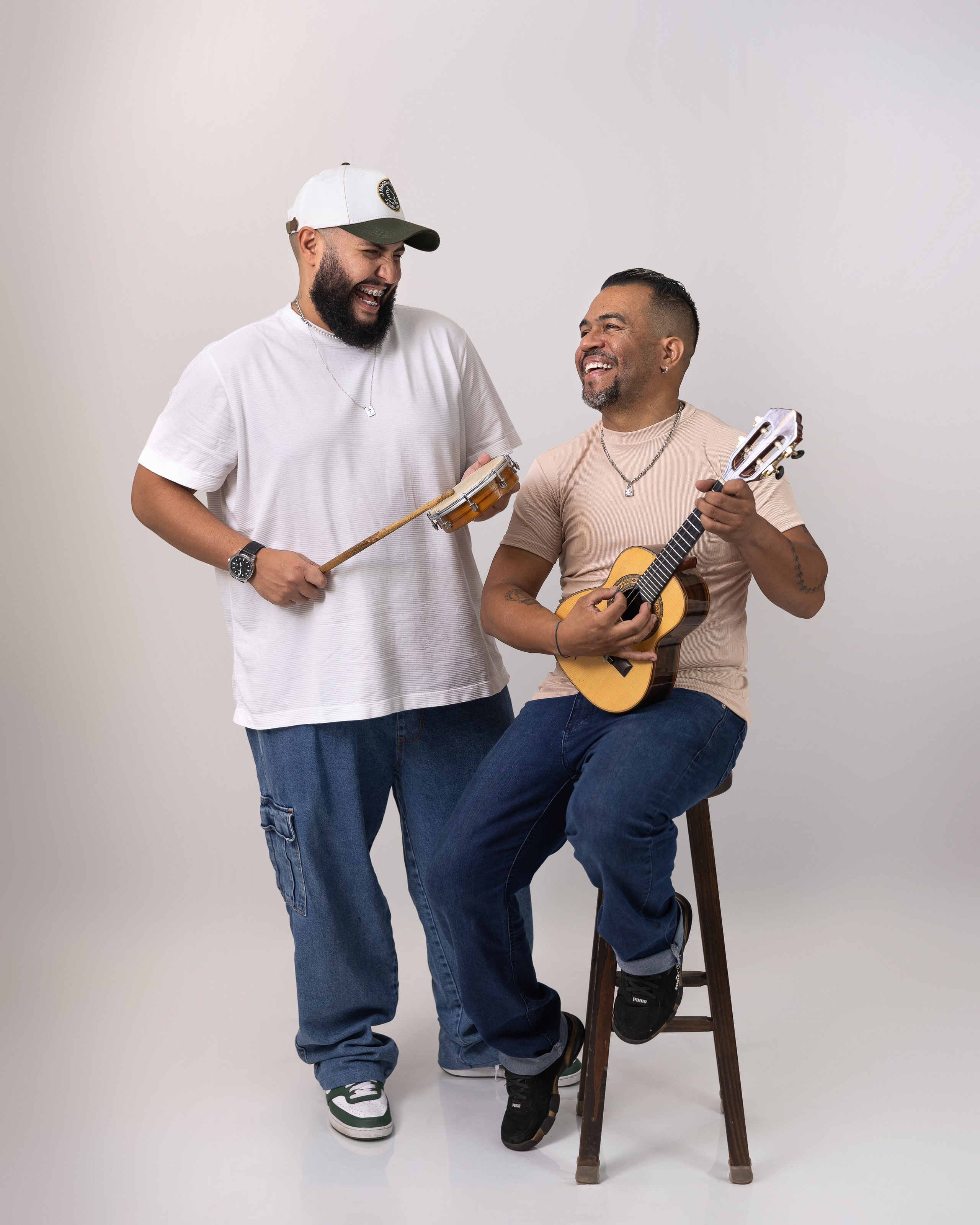 Ensaio corporativo profissional em São Paulo, Dupla de pagode, para fortalecer sua imagem e transmitir confiança, credibilidade e autoridade. Retratos profissionais para empresas, empreendedores e profissionais liberais.