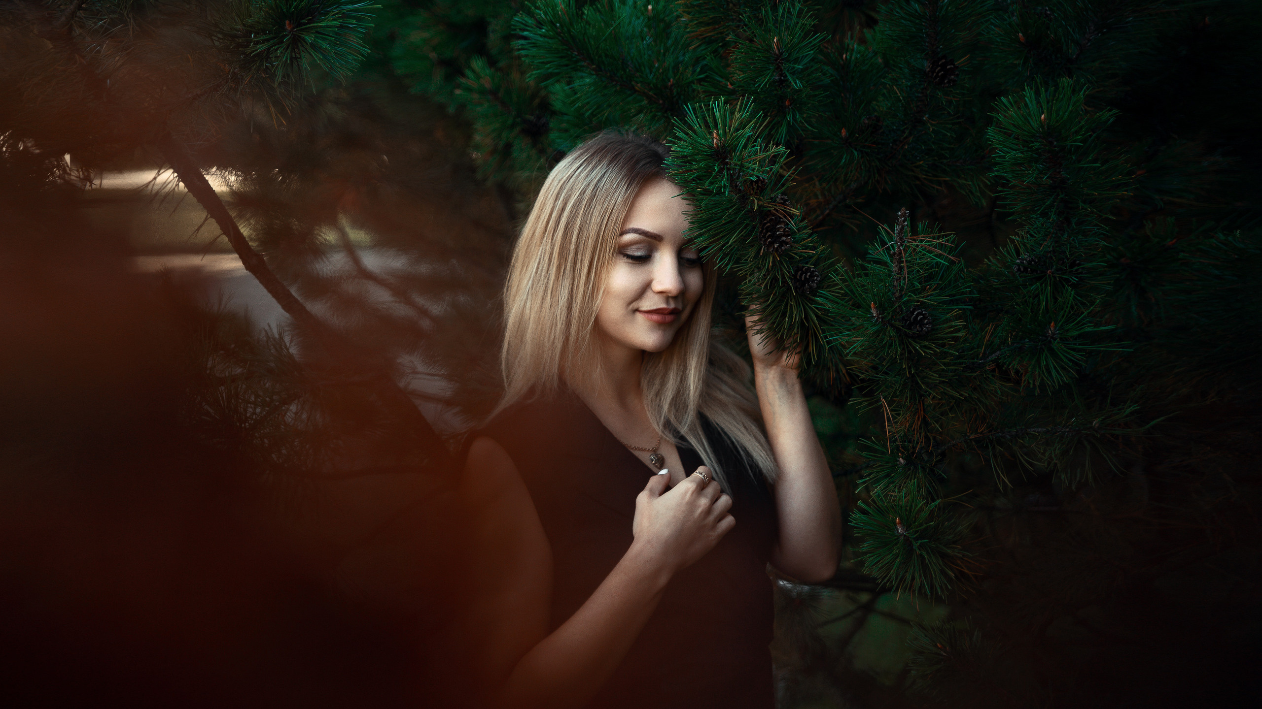 Outdoor Individual Portrait Session Edmonton | Dimitri Studio