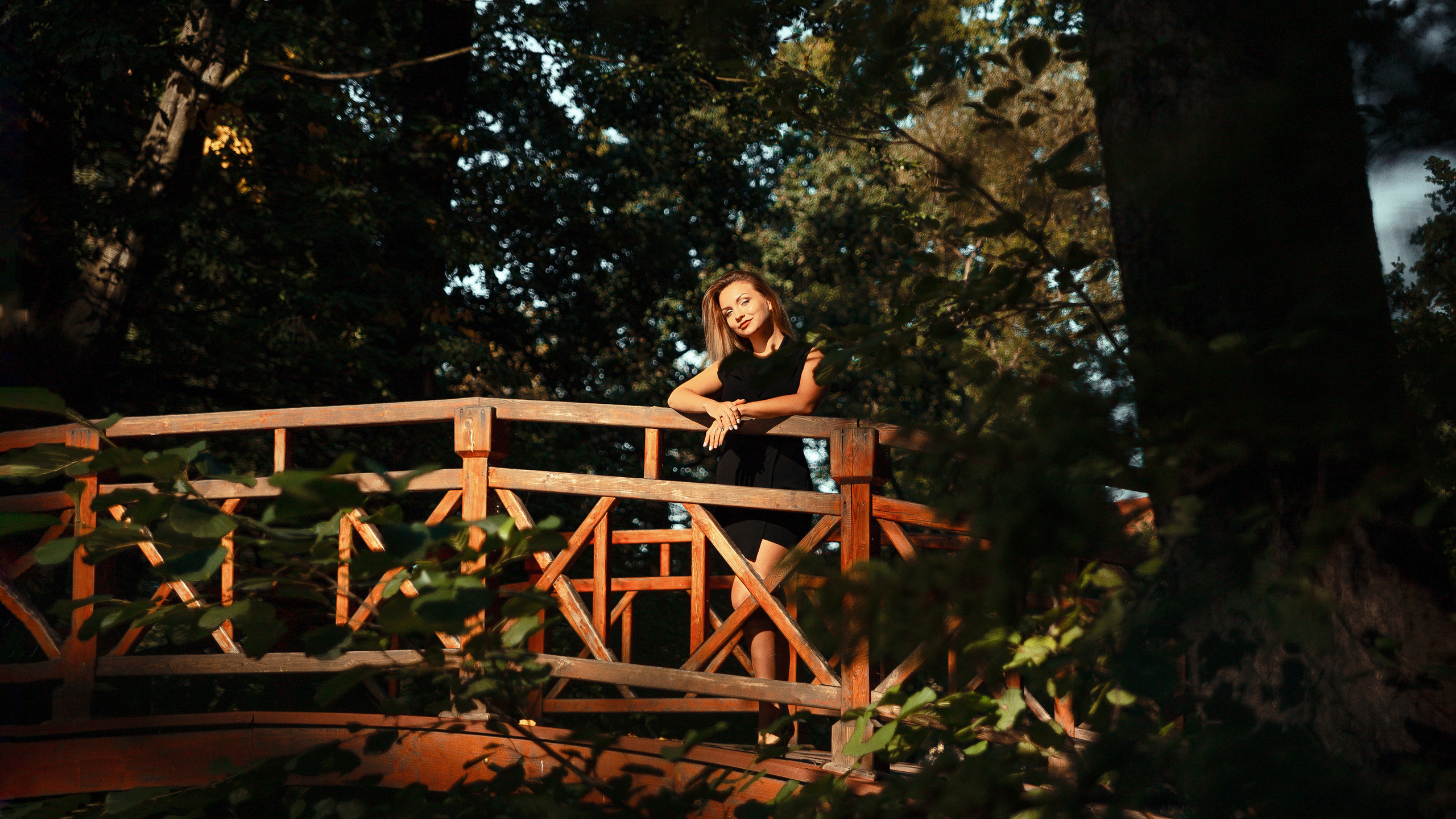 Outdoor Individual Portrait Session Edmonton | Dimitri Studio