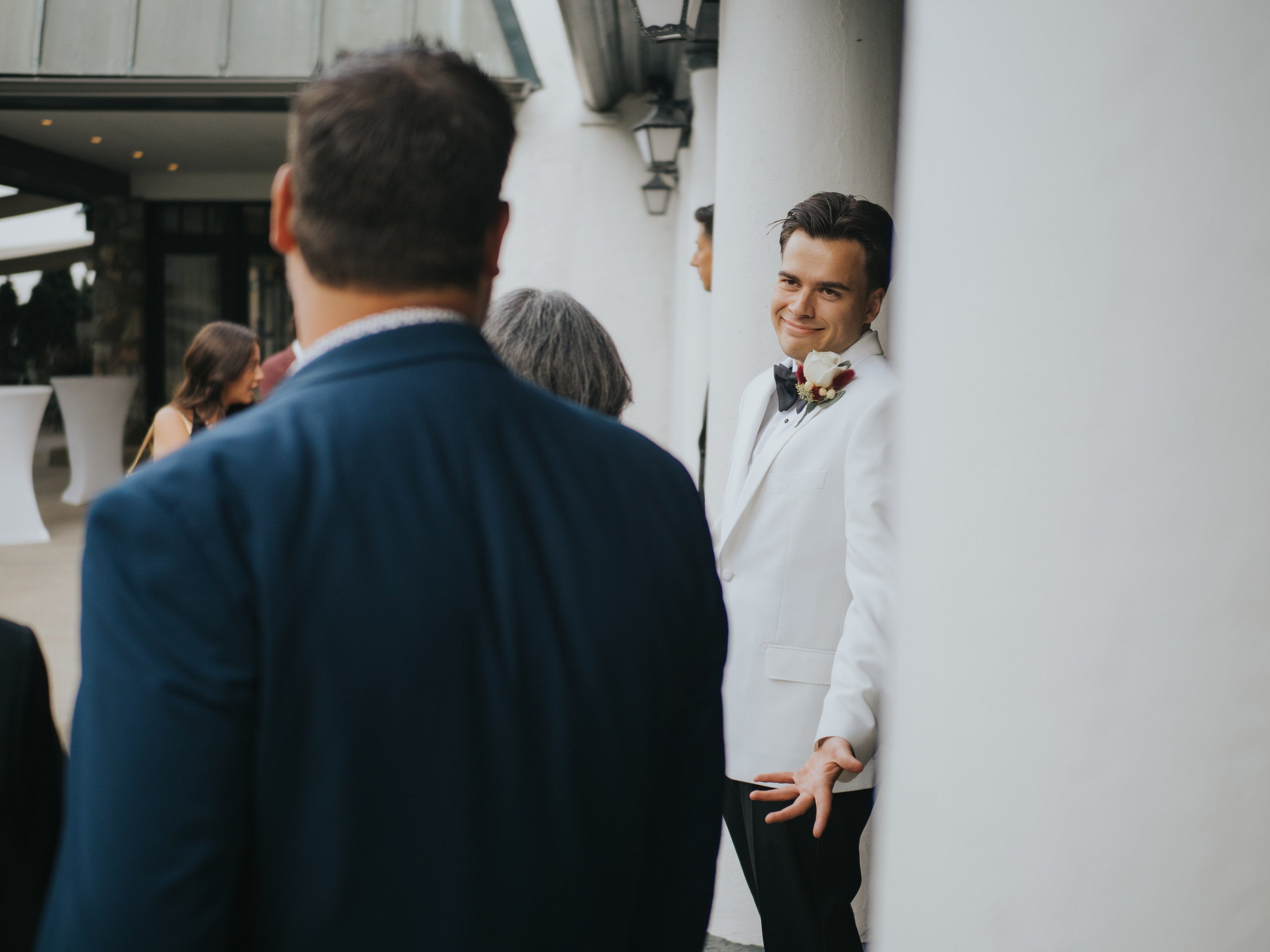 Wedding of Cassandra and Loïc in Beaconsfield, Montreal. Montreal Wedding Photographer — Muriel Oe Photo