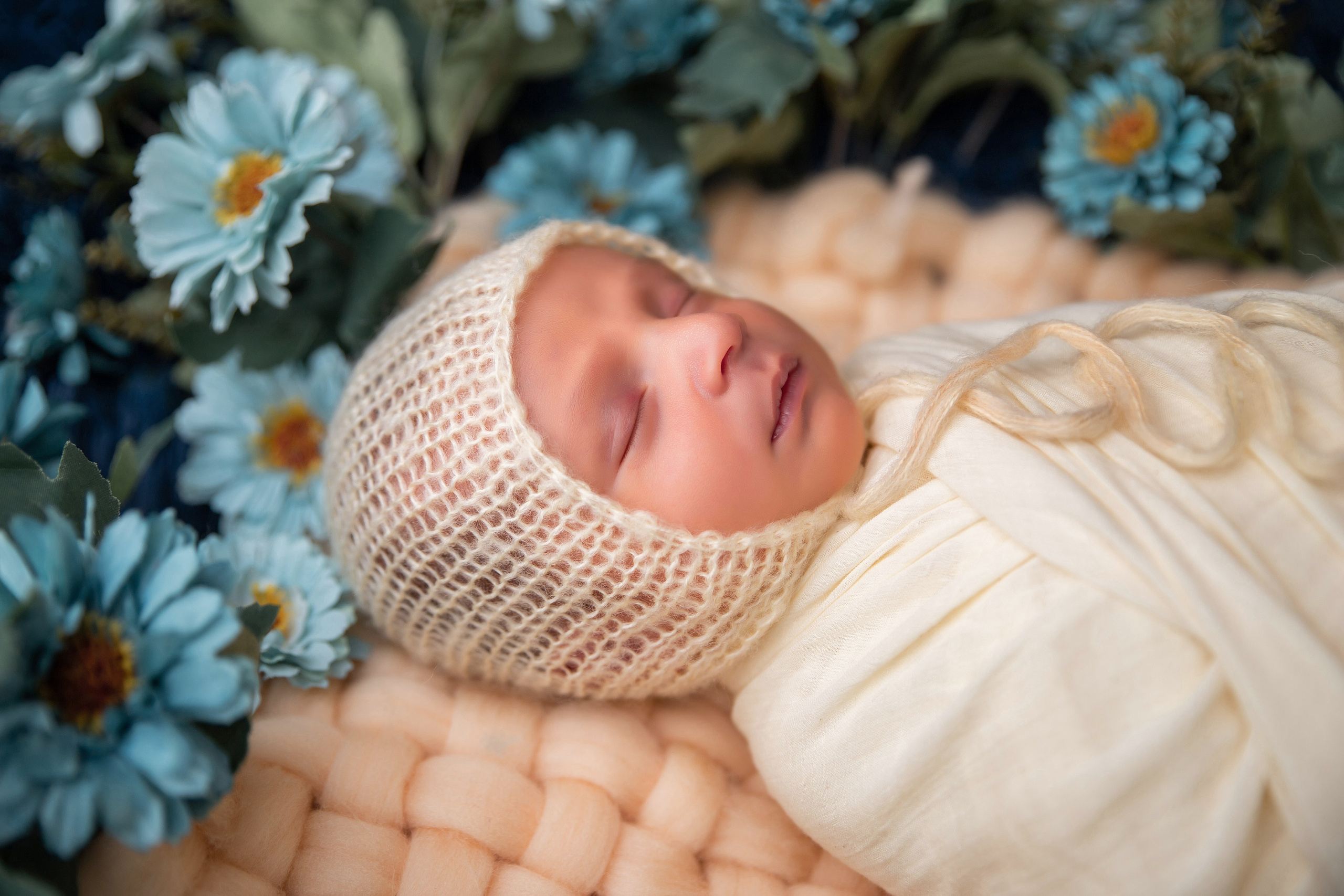 Newborns. Lifestyle and Family Photographer Faryal Saeed