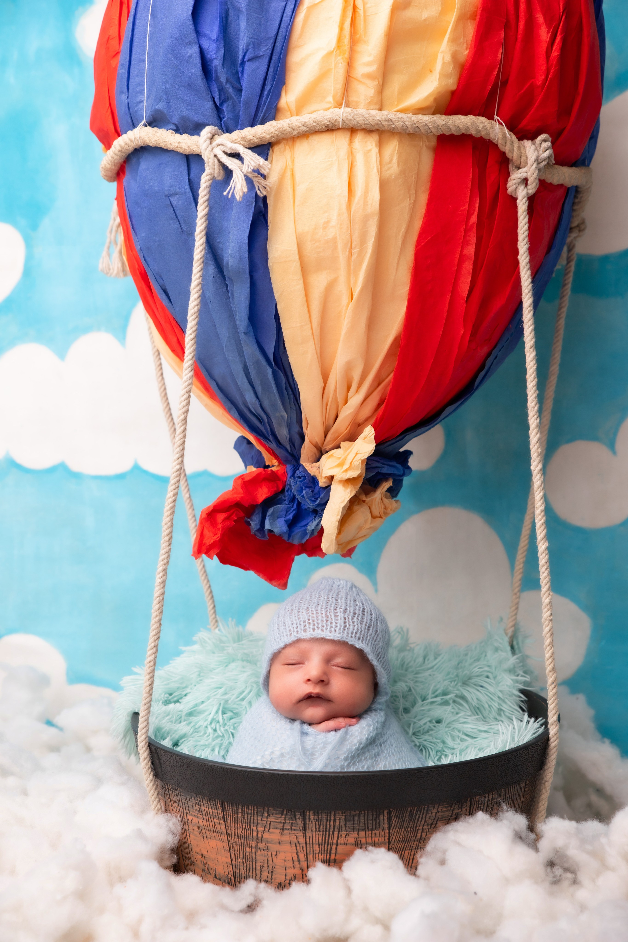 Newborns. Lifestyle and Family Photographer Faryal Saeed