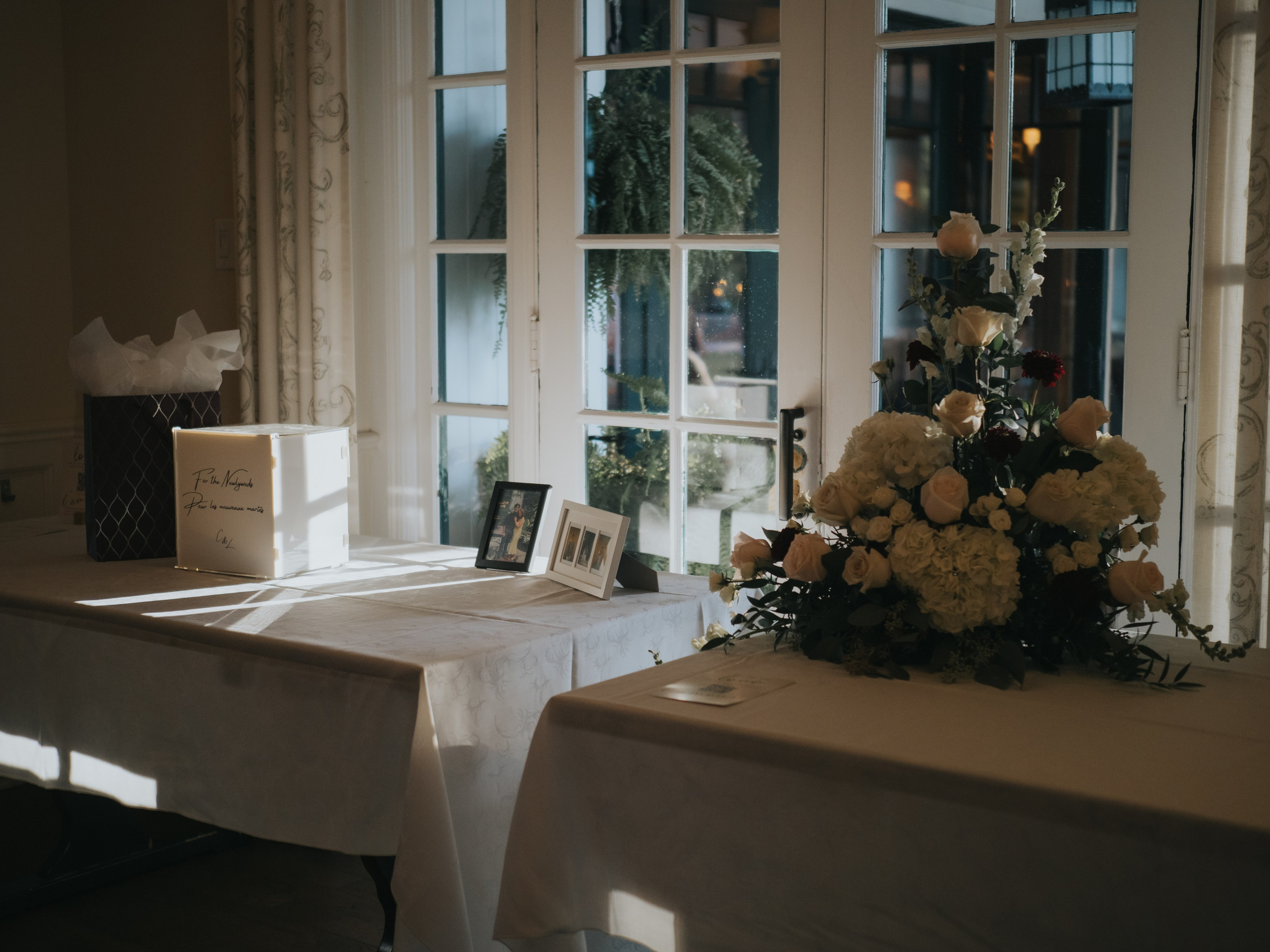 Wedding of Cassandra and Loïc in Beaconsfield, Montreal. Montreal Wedding Photographer — Muriel Oe Photo