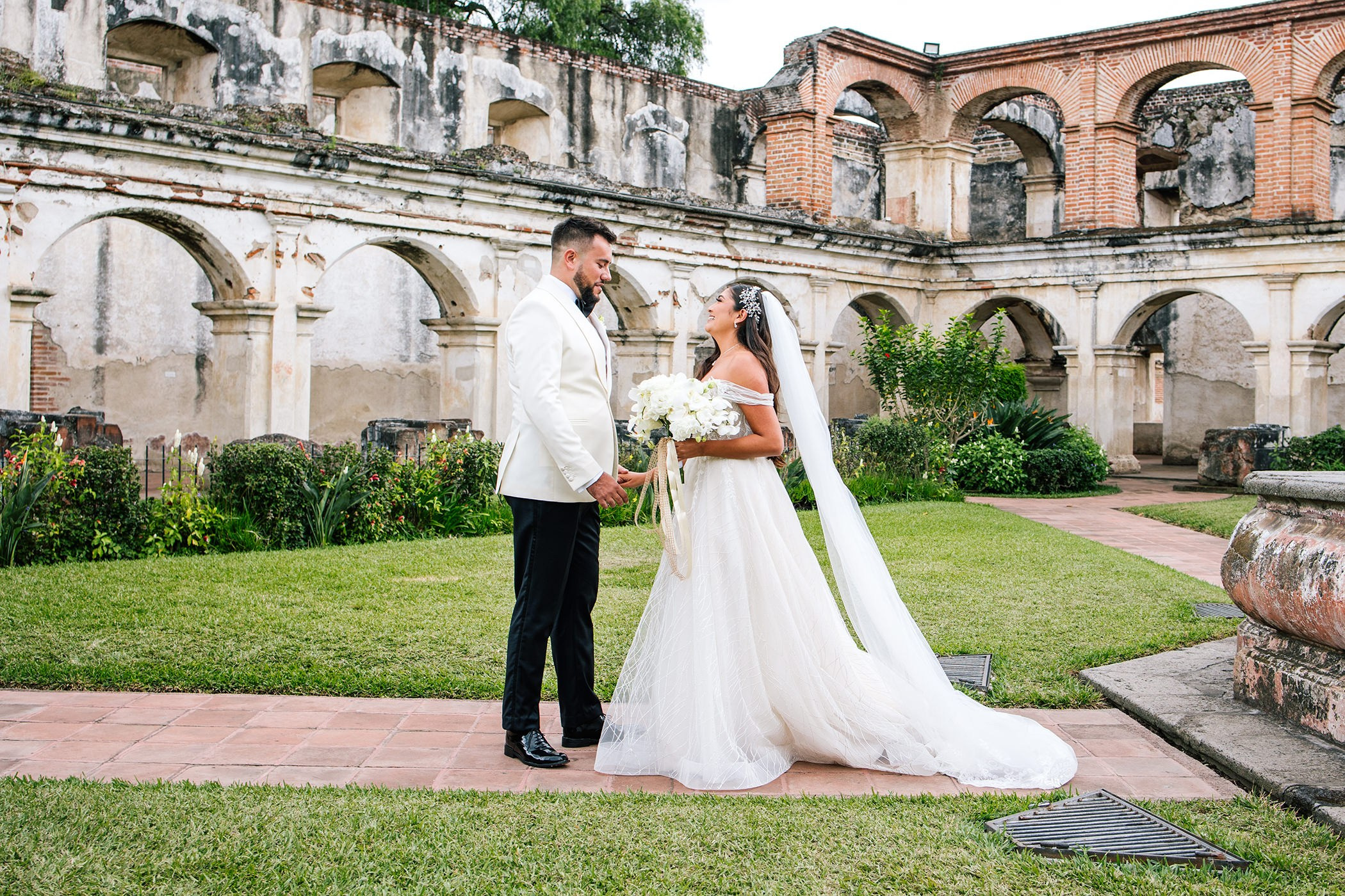 Formal. Wedding Photographer Ruth Preciado